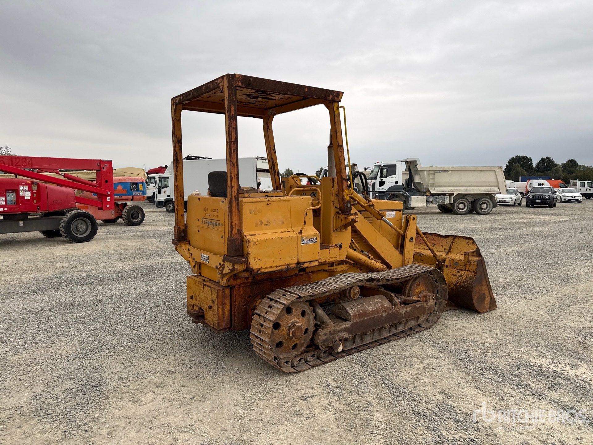 Komatsu D31S-16