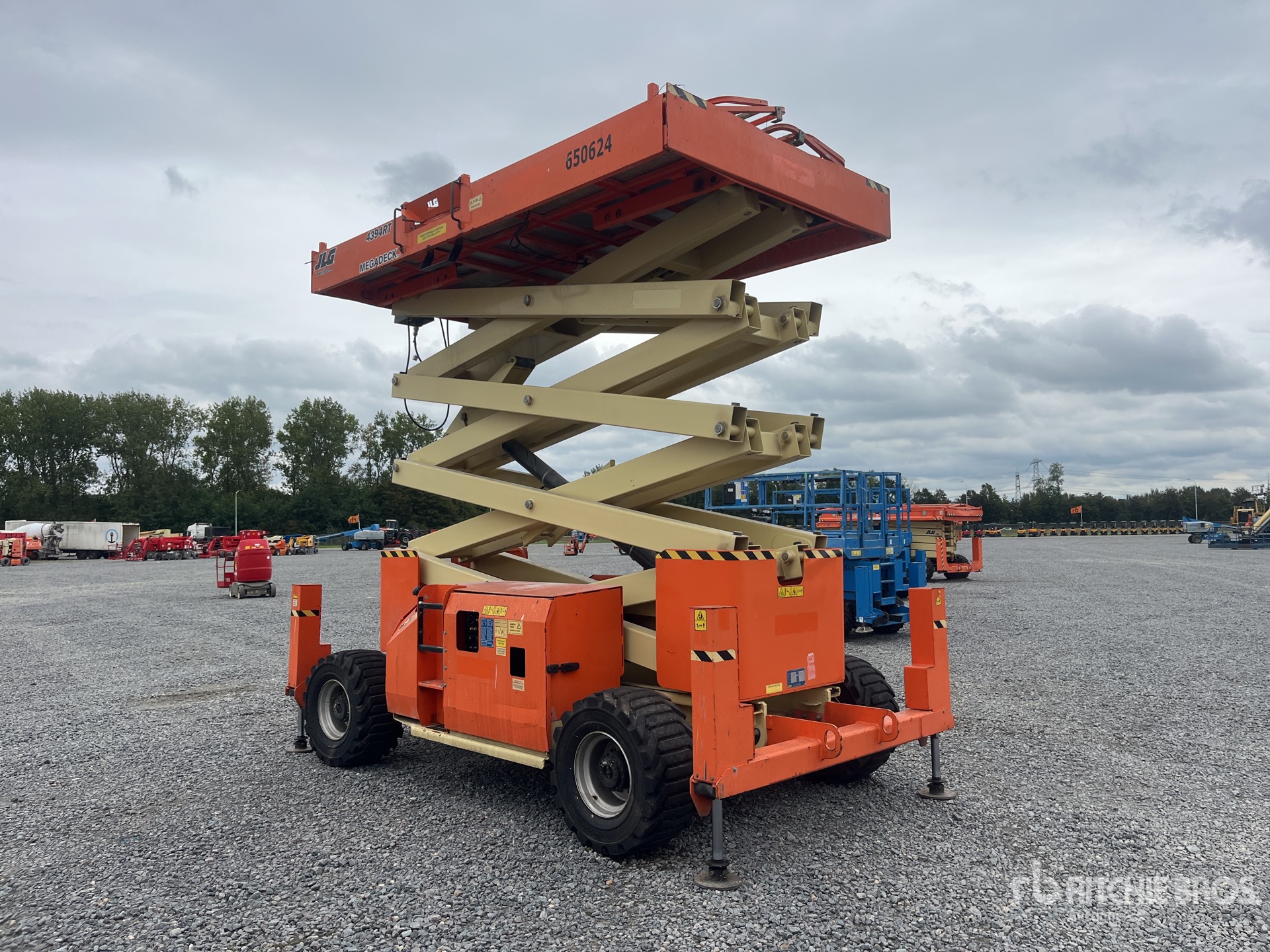 2016 JLG 4394 RT