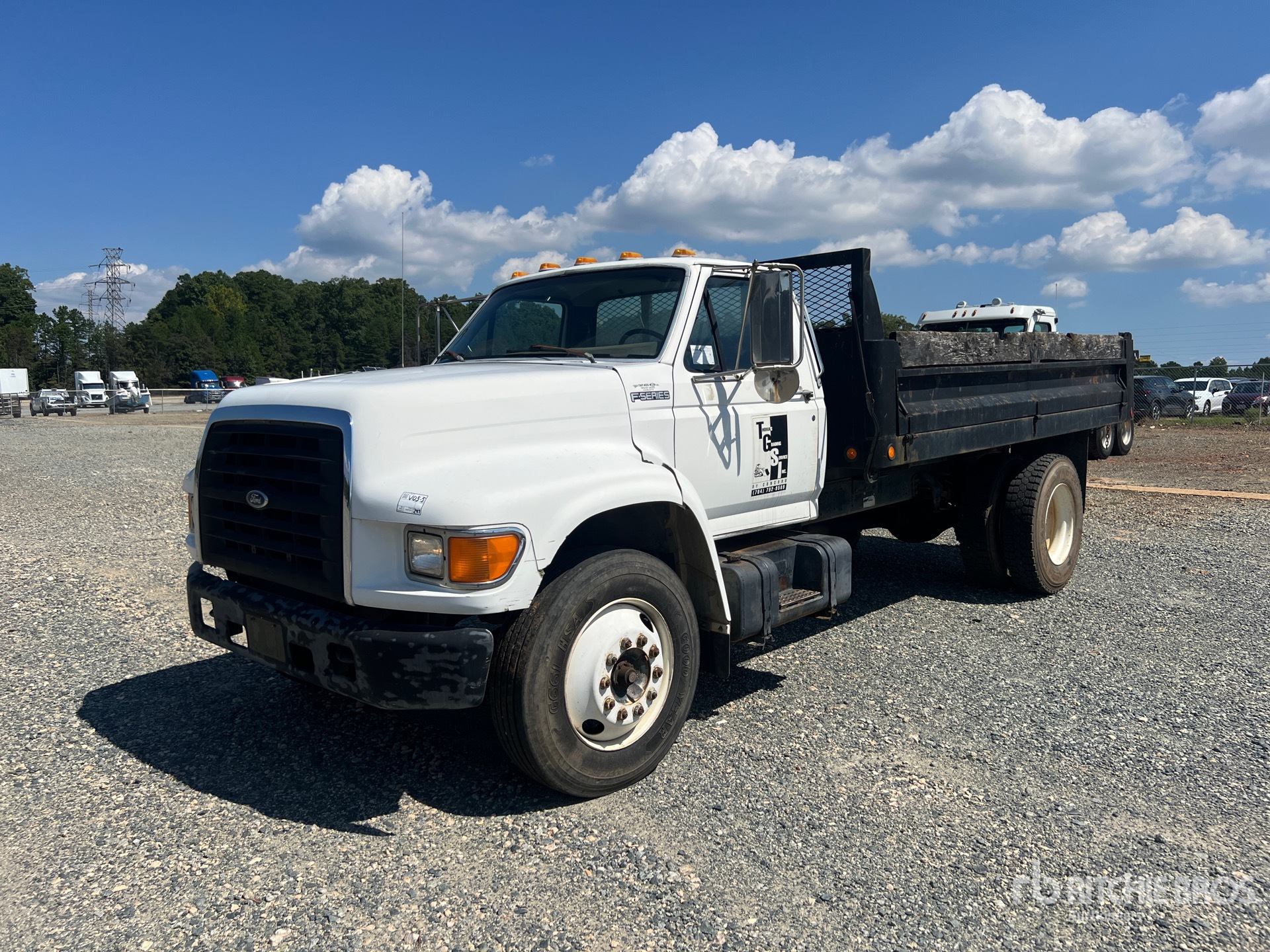 Photo of 1998 Ford F800