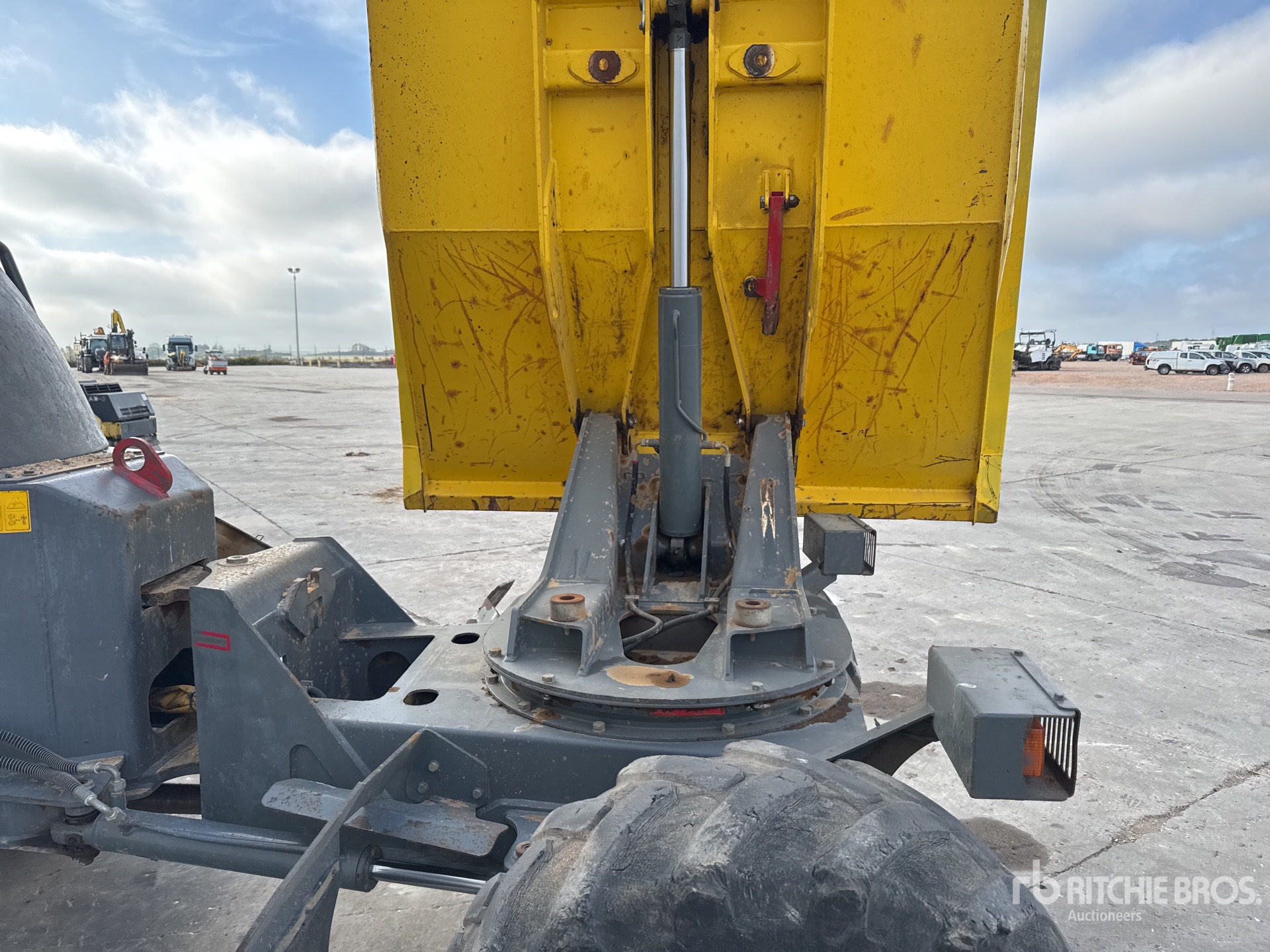 2013 Wacker Neuson 6001
