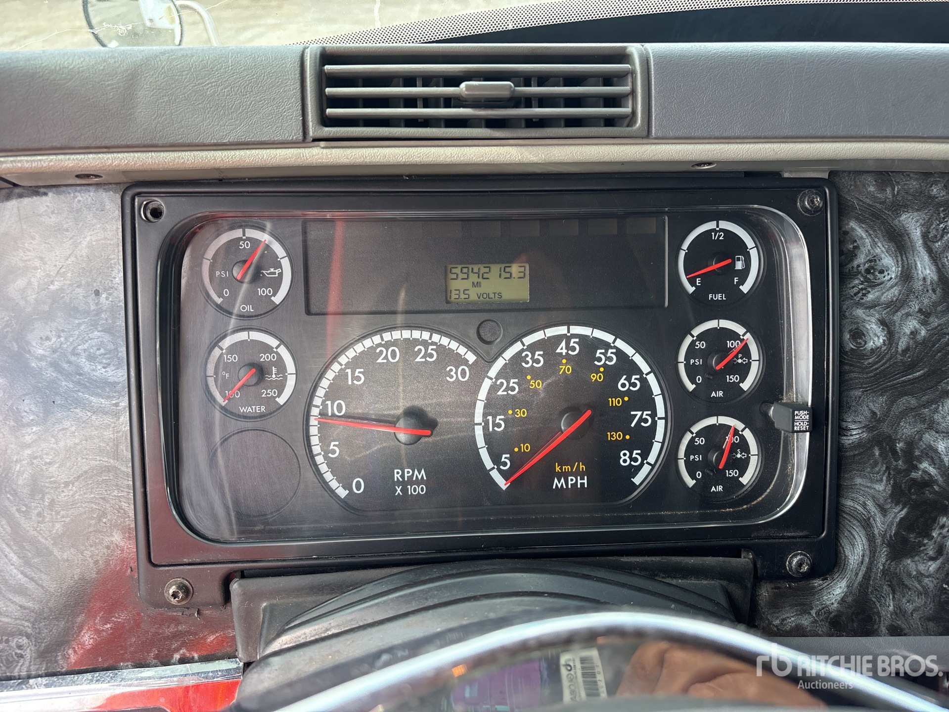 2002 Freightliner Columbia 120