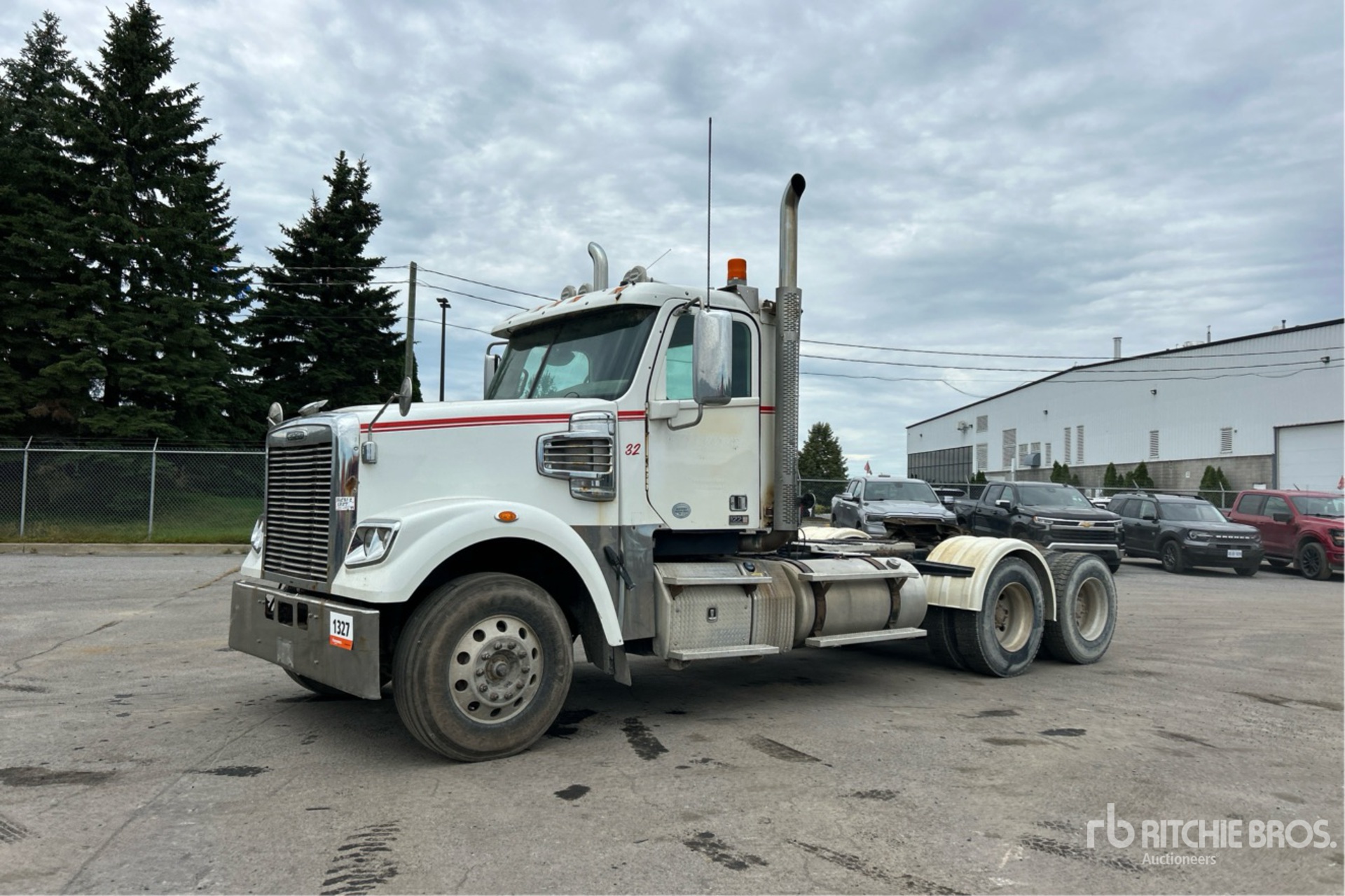2015 Freightliner CORONADO 122SD