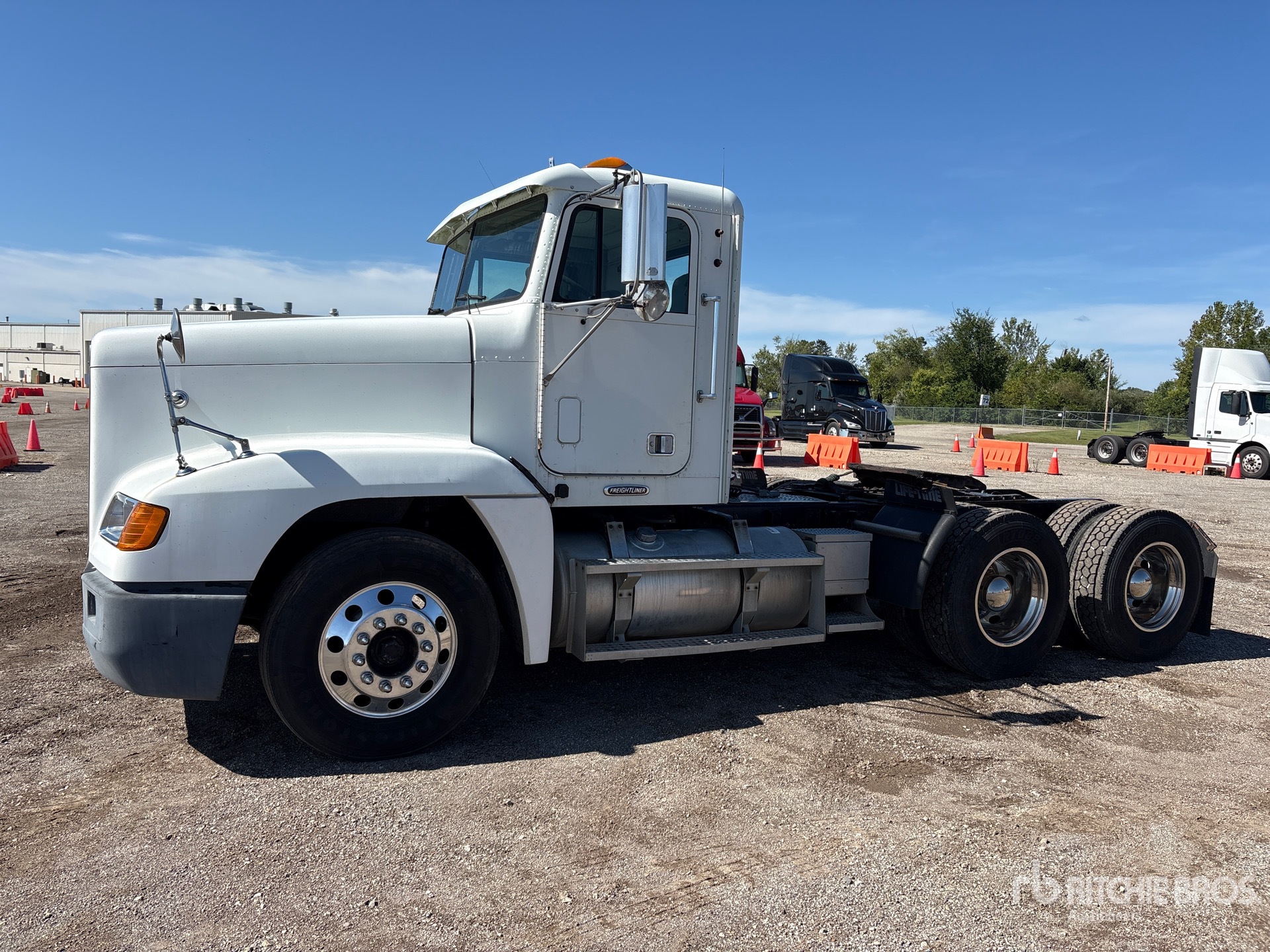 1999 Freightliner FLD 120