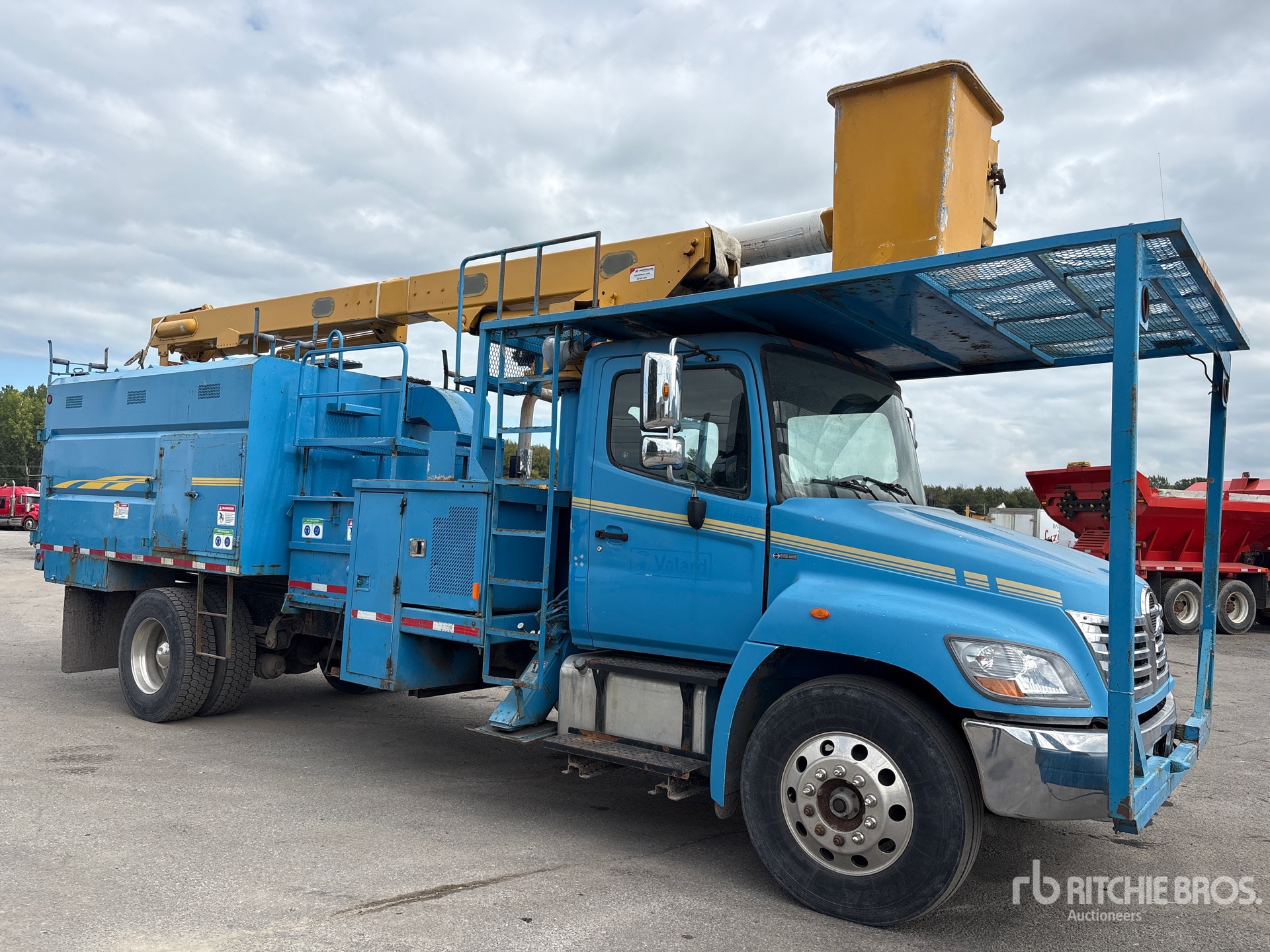 2010 Hino 358