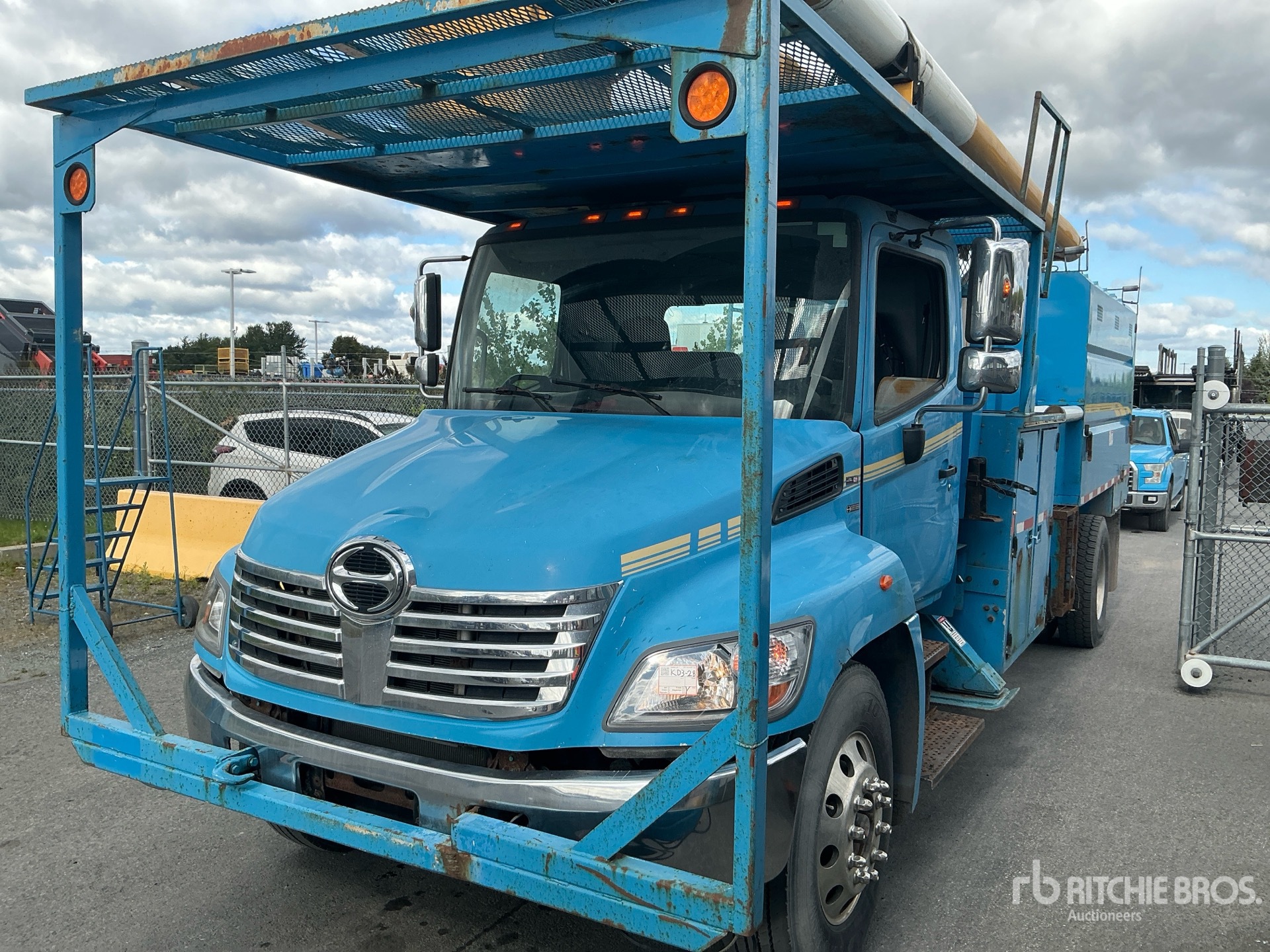 2010 Hino 358