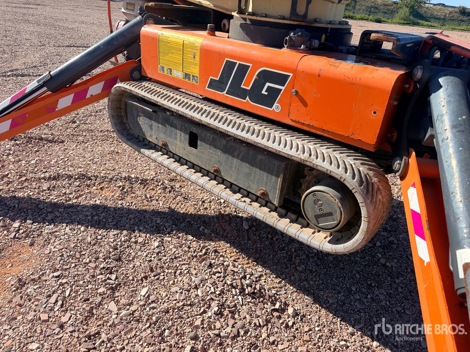 2017 JLG X20J