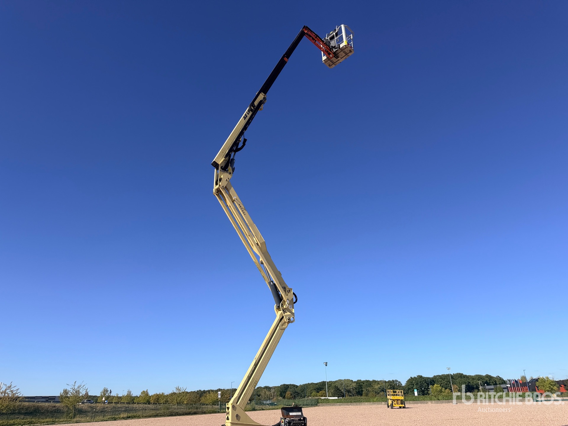 2017 JLG X20J