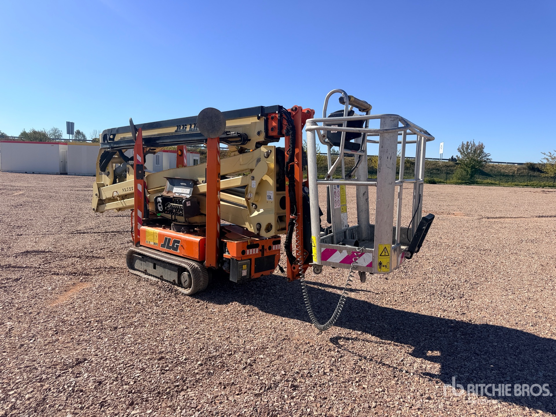 2017 JLG X20J