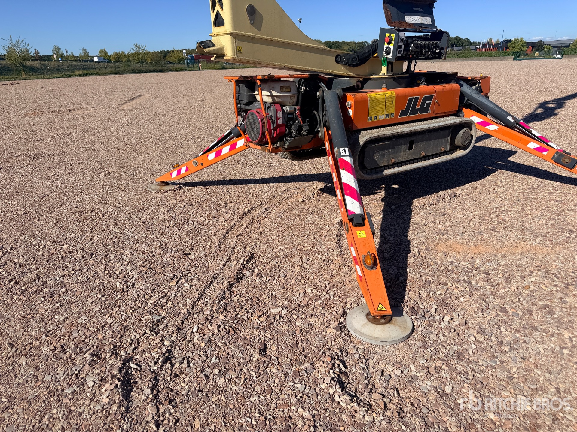 2017 JLG X20J