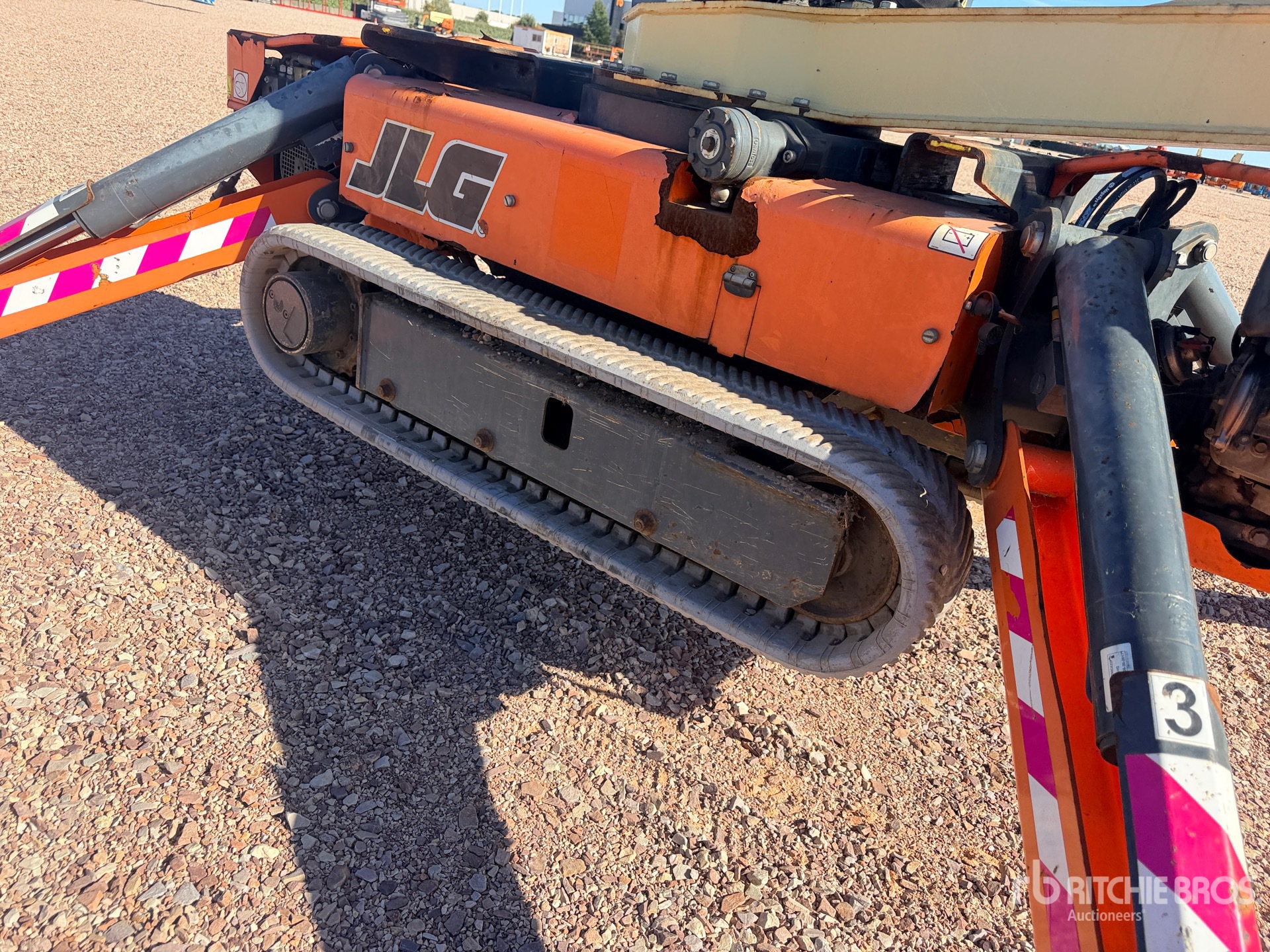 2017 JLG X20J