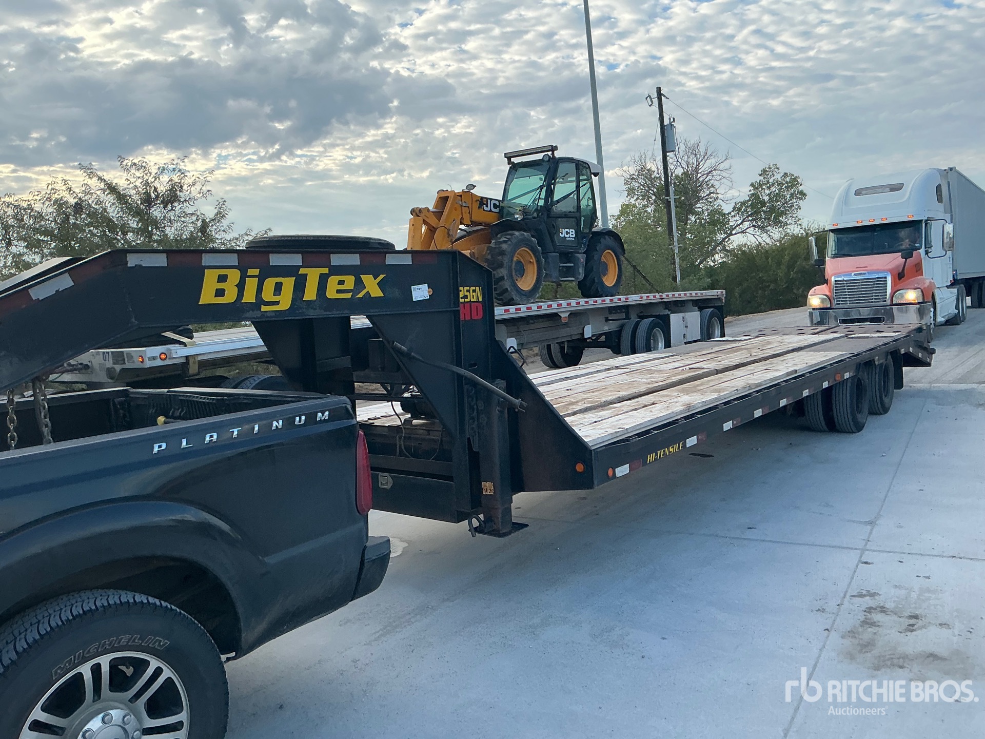 2019 Big Tex 25GN-25BK+5MR