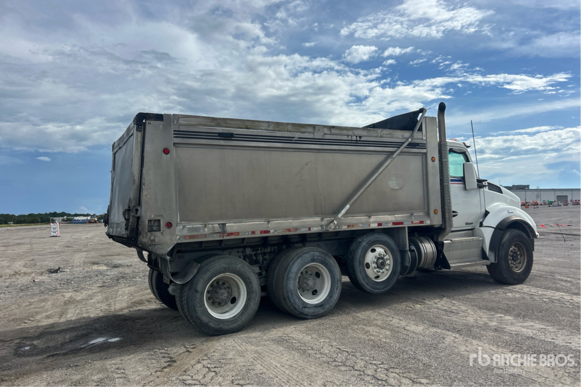 2016 Kenworth T880