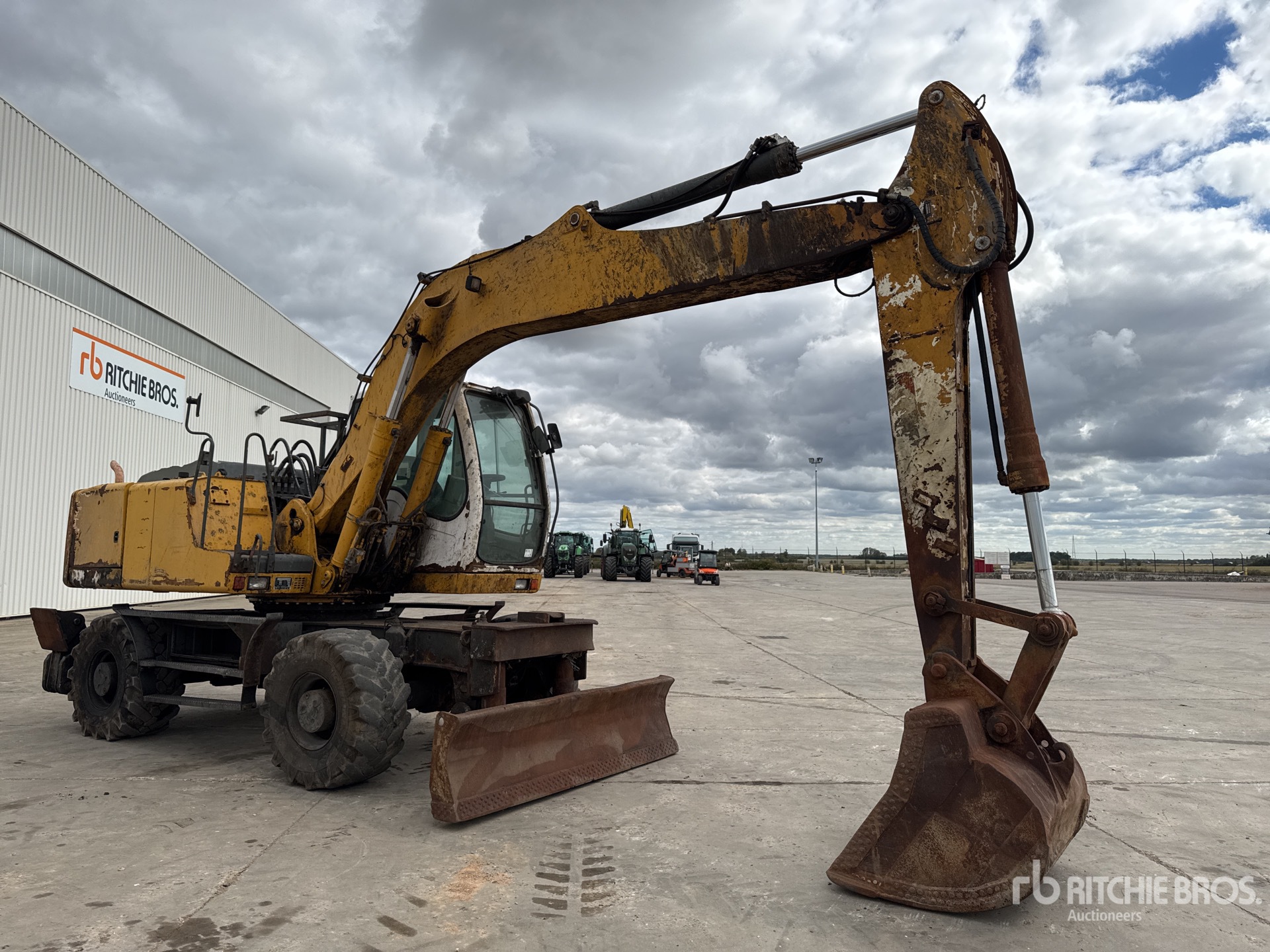 2008 Liebherr A904 C L