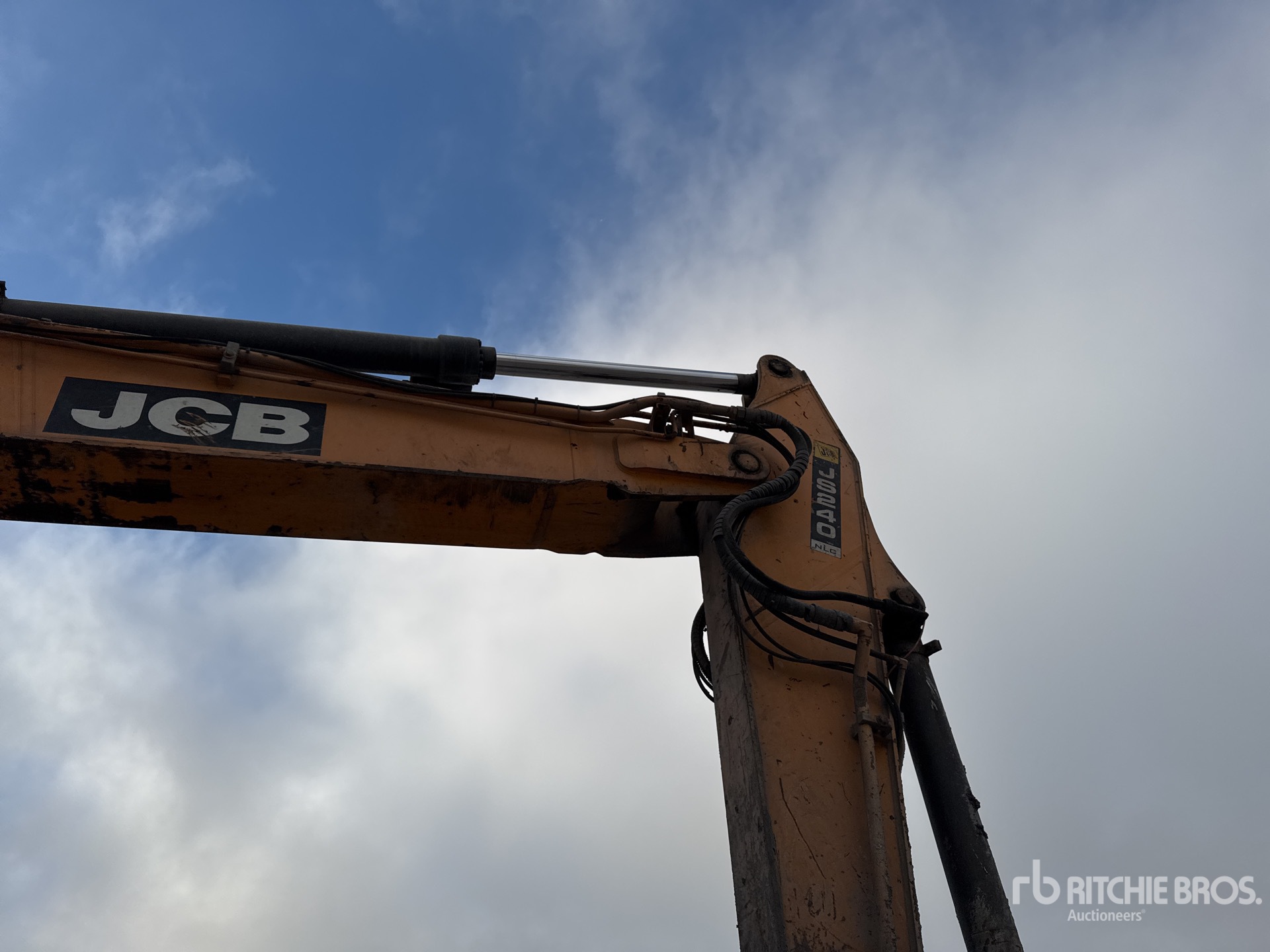 2010 JCB JS240NC