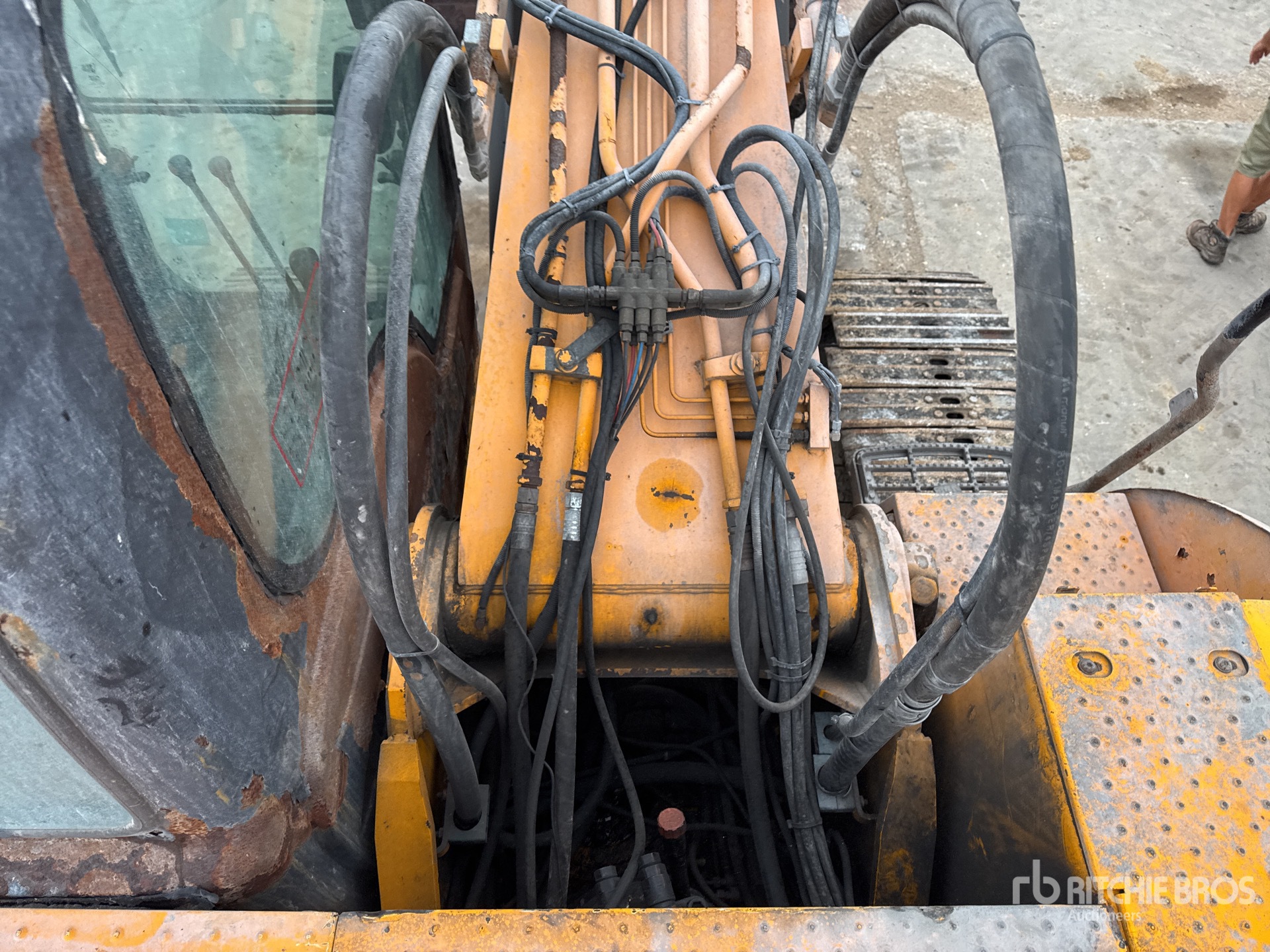 2010 JCB JS240NC