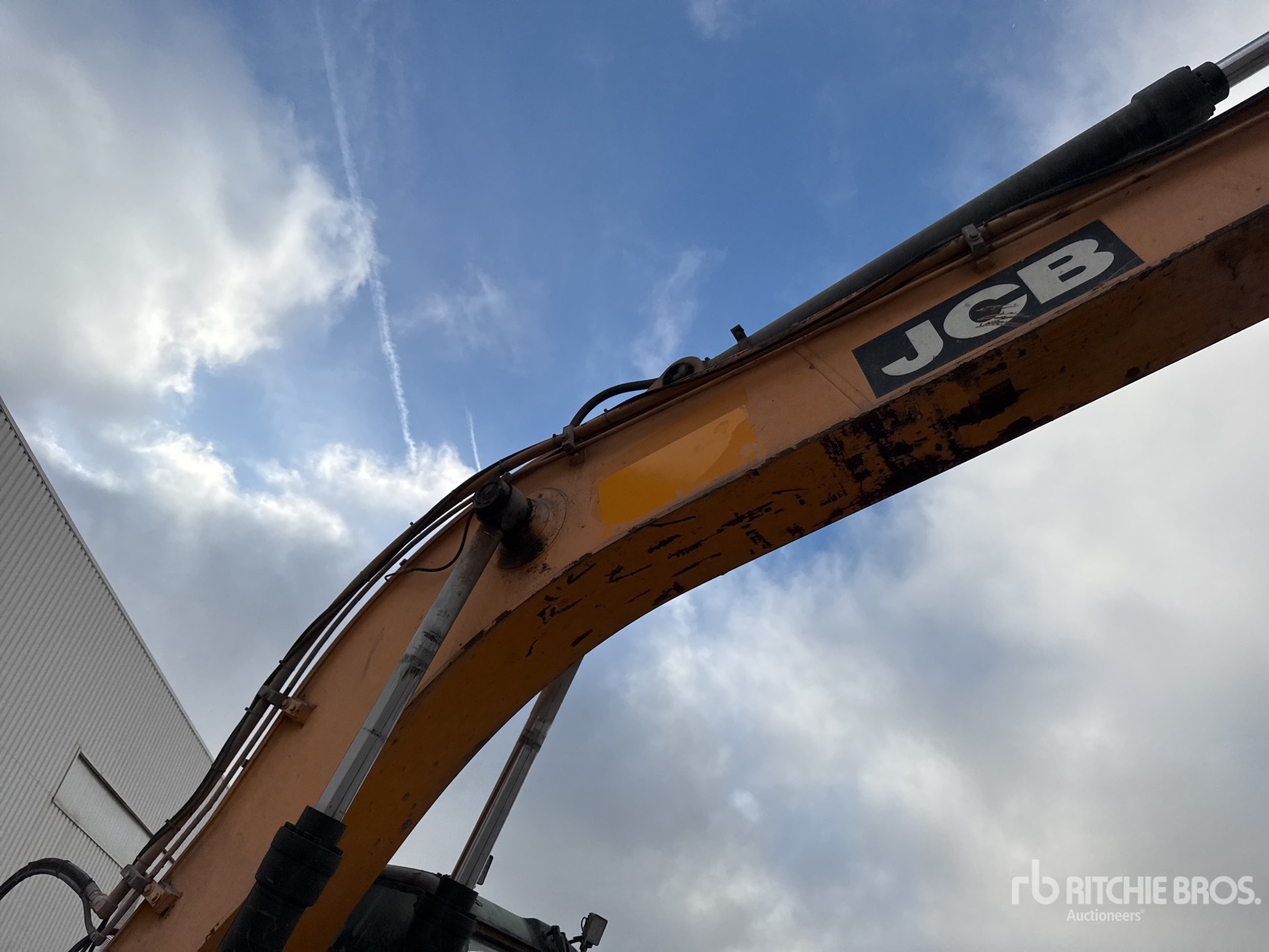 2010 JCB JS240NC