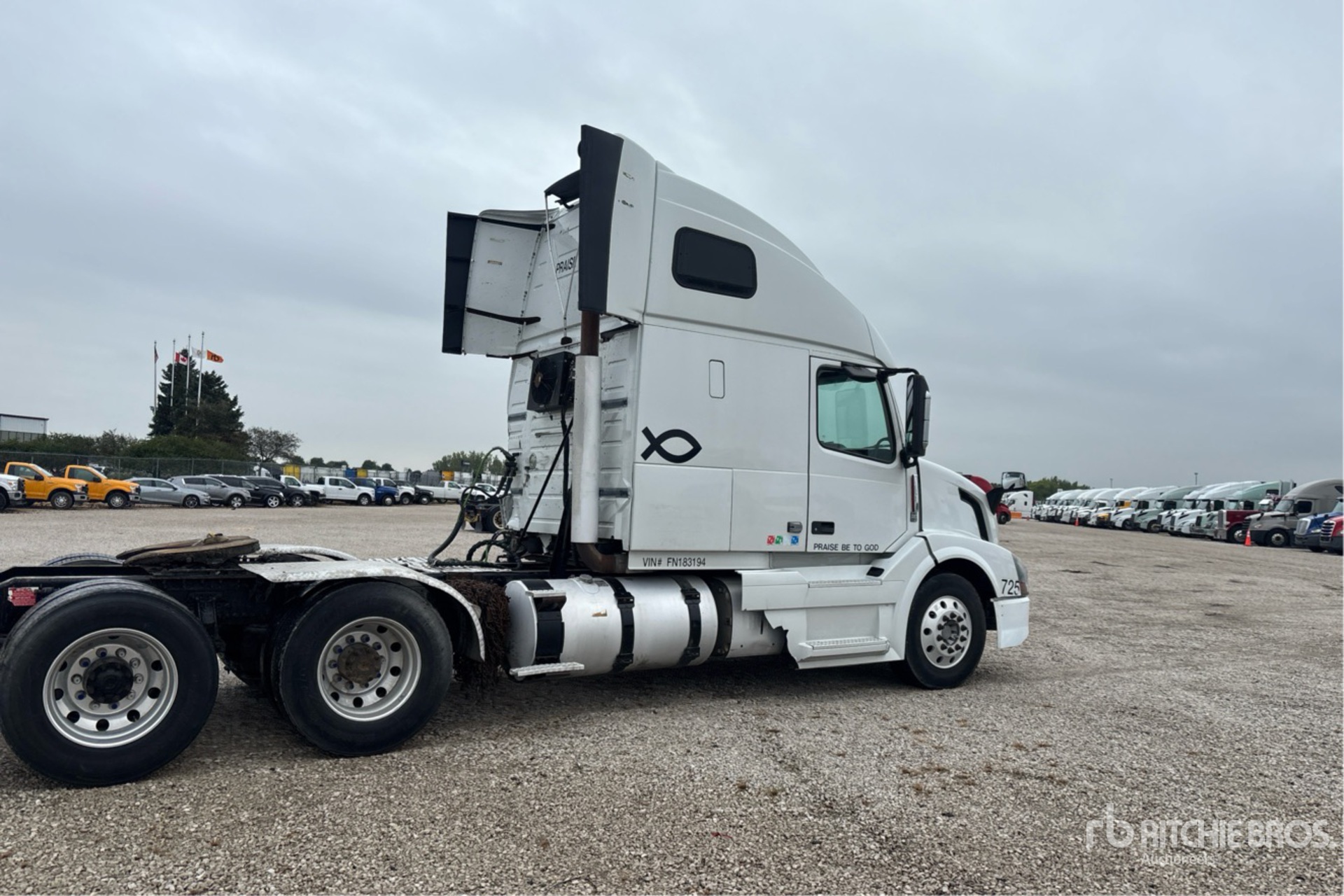 2015 Volvo VNL