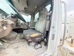 Cab with Seats/armrests
