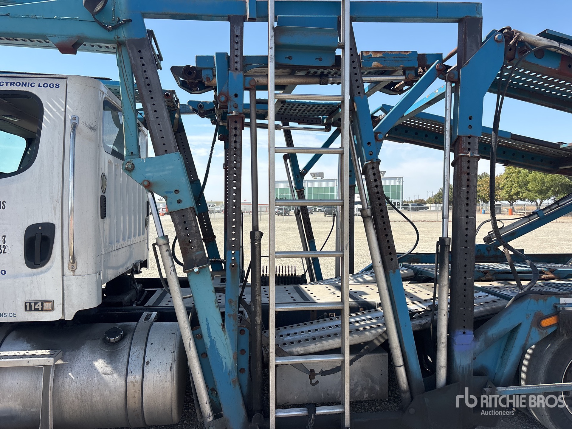 2016 Freightliner 114SD