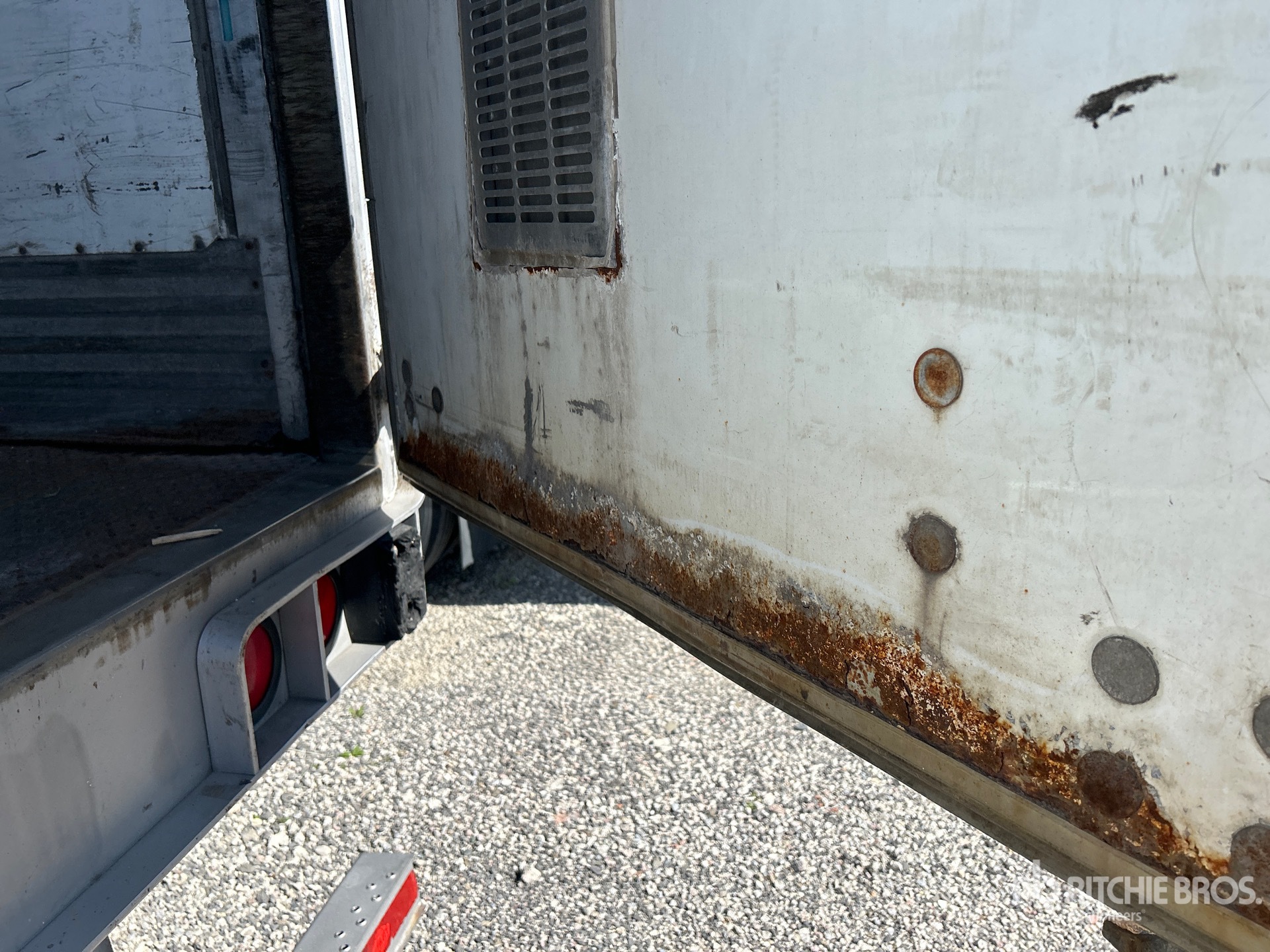 2012 Utility 53 ft x 102 in T/A