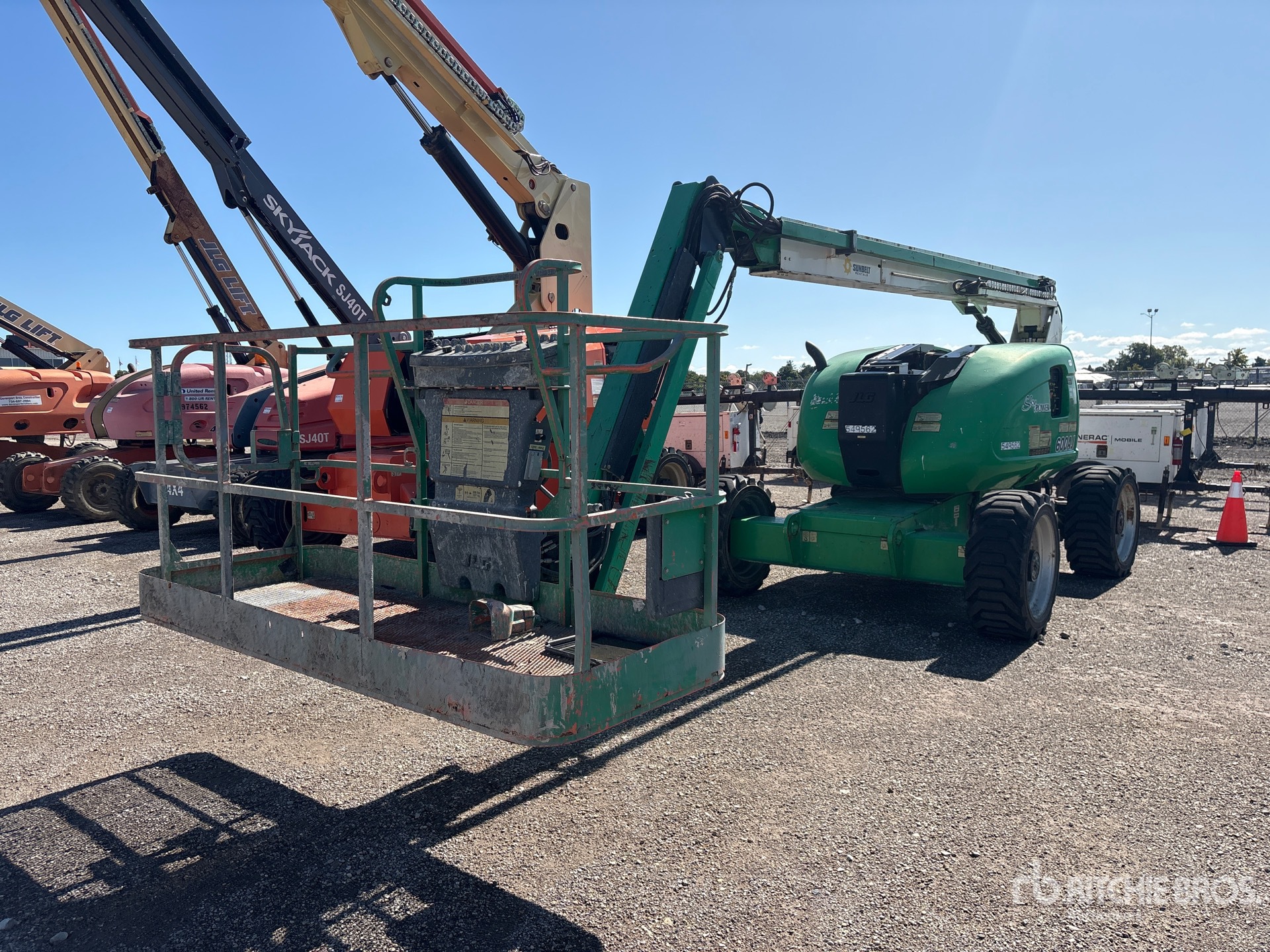 Photo of 2013 JLG 600AJ
