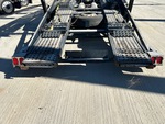 Chassis with Funkcjonowanie świateł hamowania