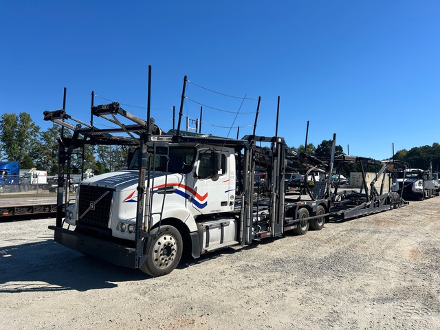 2015 Volvo VAH Car Carrier Truck