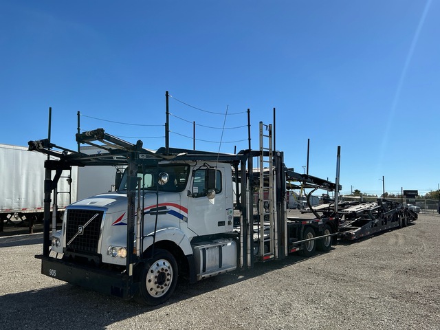2015 Volvo VAH Car Carrier Truck