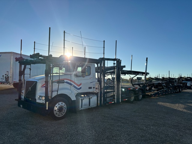 2016 Volvo VAH Car Carrier Truck