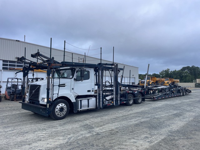 2015 Volvo VAH Car Carrier Truck