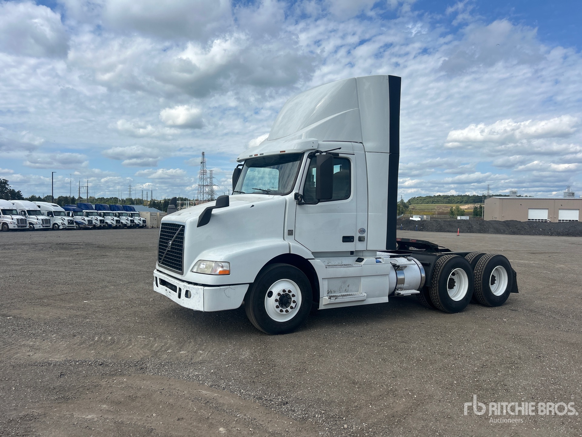 2017 Volvo VNM