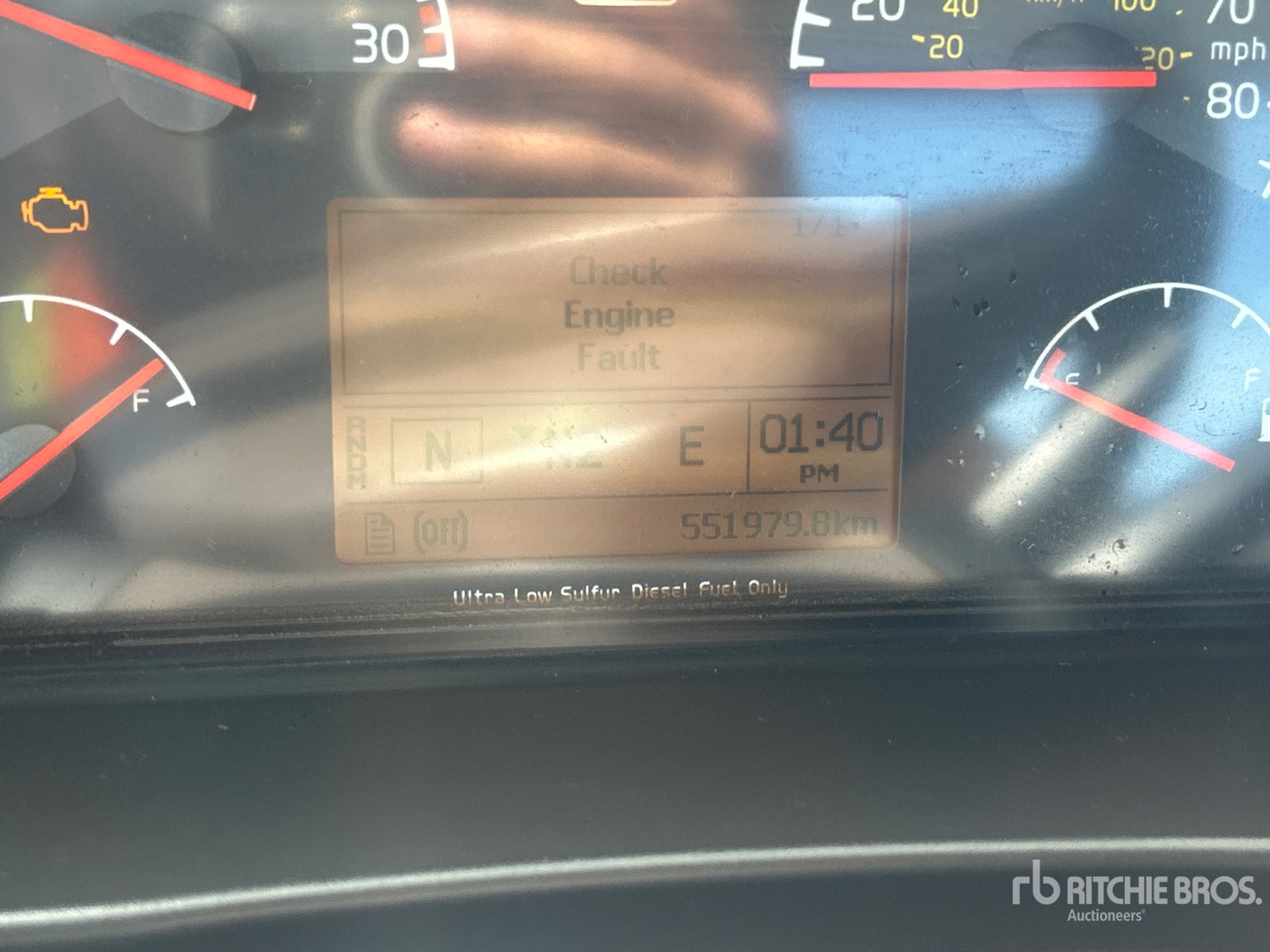 2017 Volvo VNM