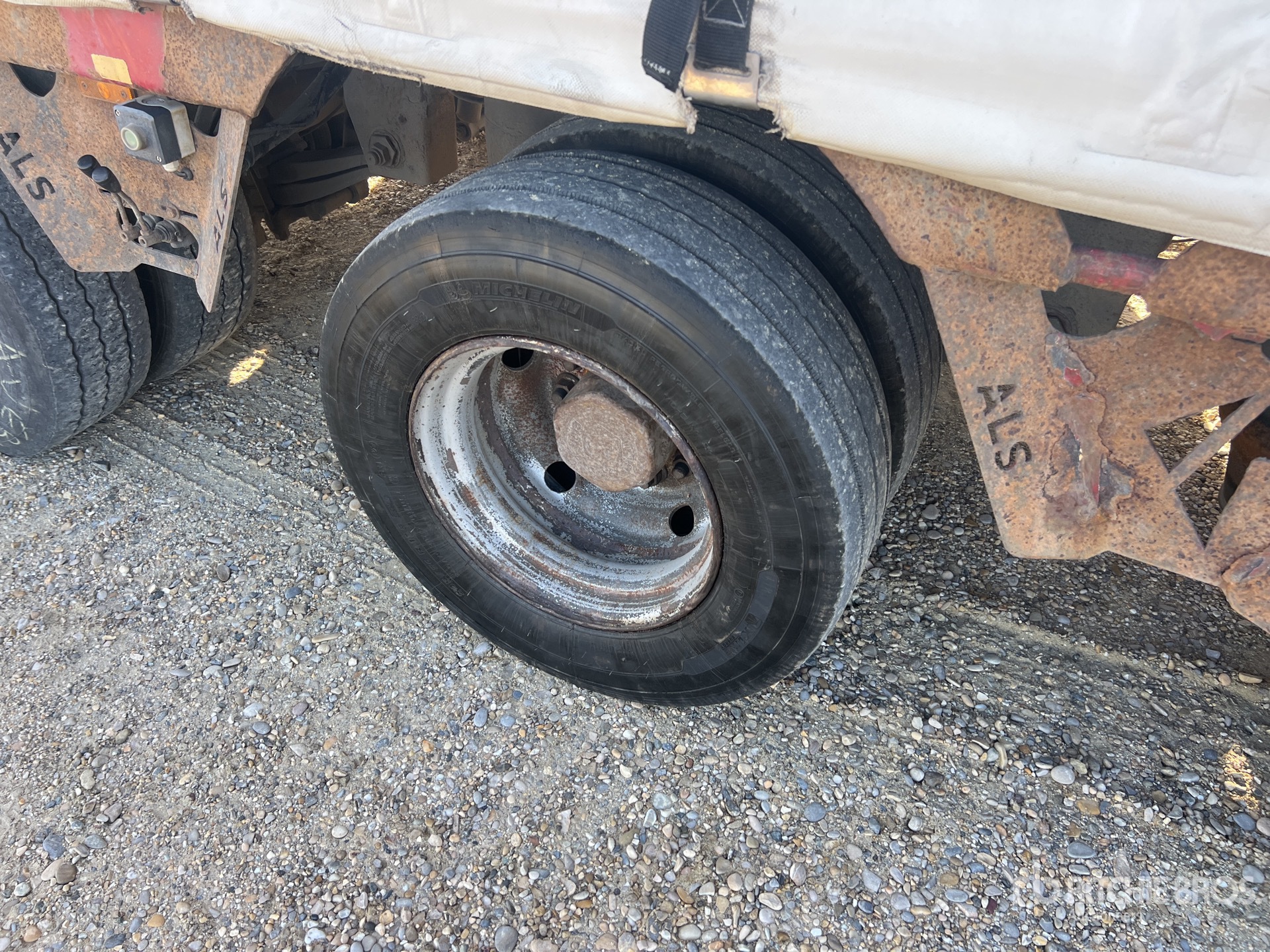 2007 Faymonville 42 TON T/A SEMI-REMORQUE PORTE- ...