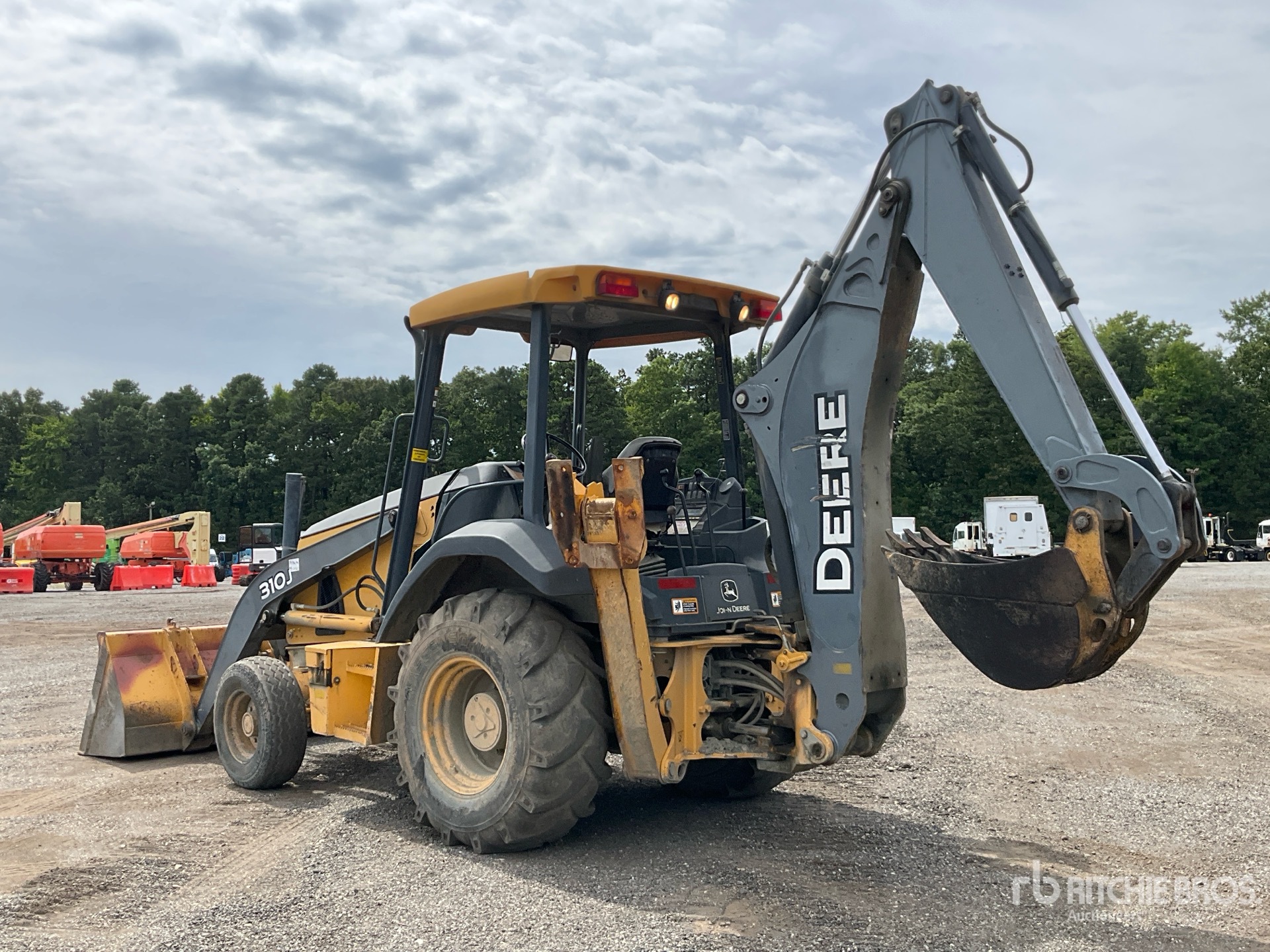 2011 John Deere 310J