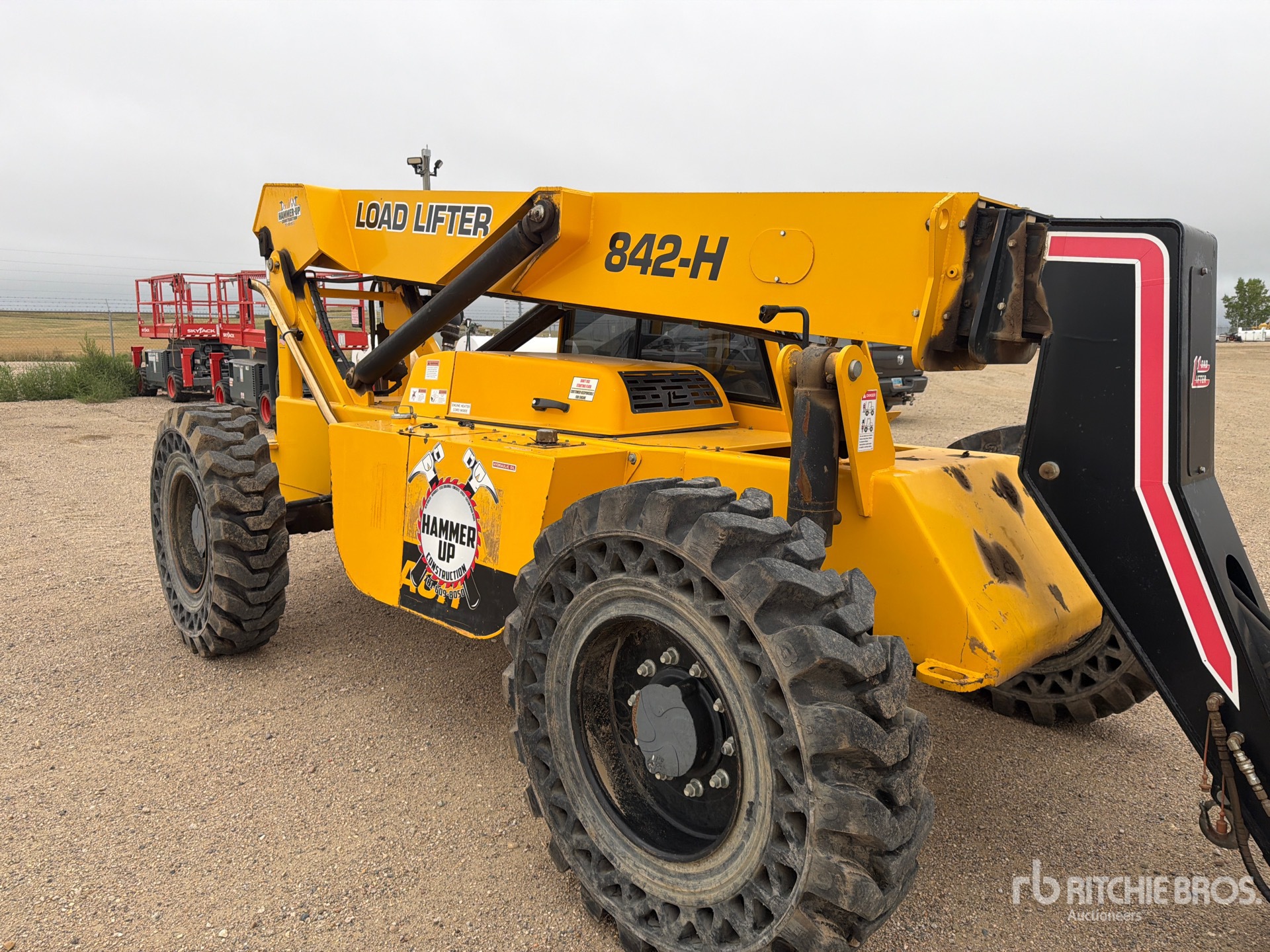 2019 Loadlifter 842-H