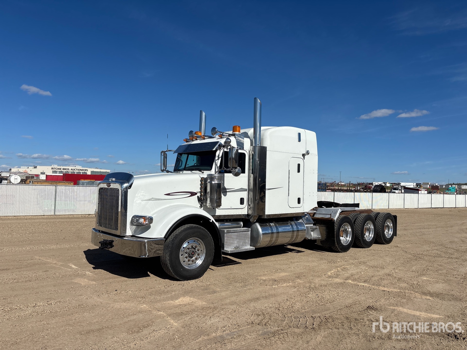 Photo of 2015 Peterbilt 367