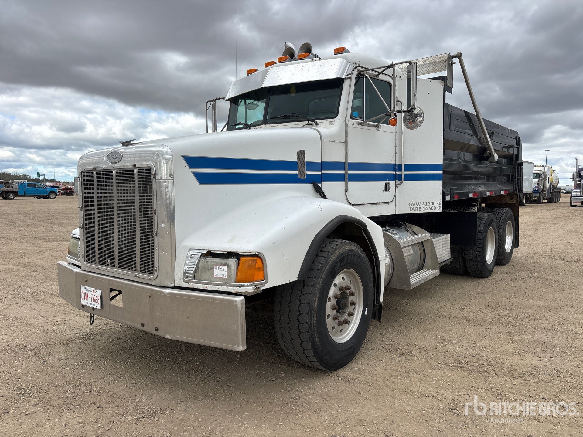 Photo of 1998 Peterbilt 567