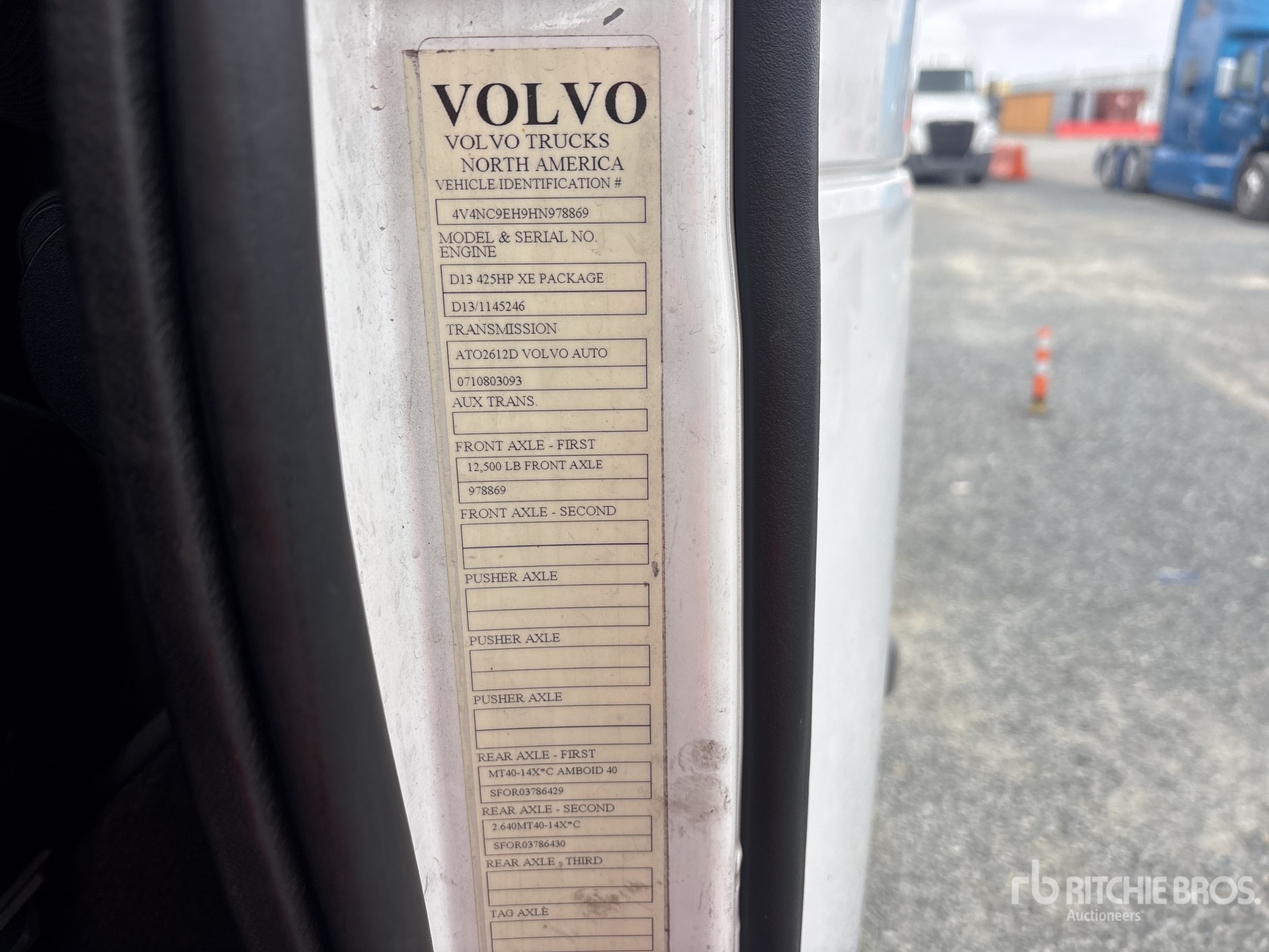 2017 Volvo VNL