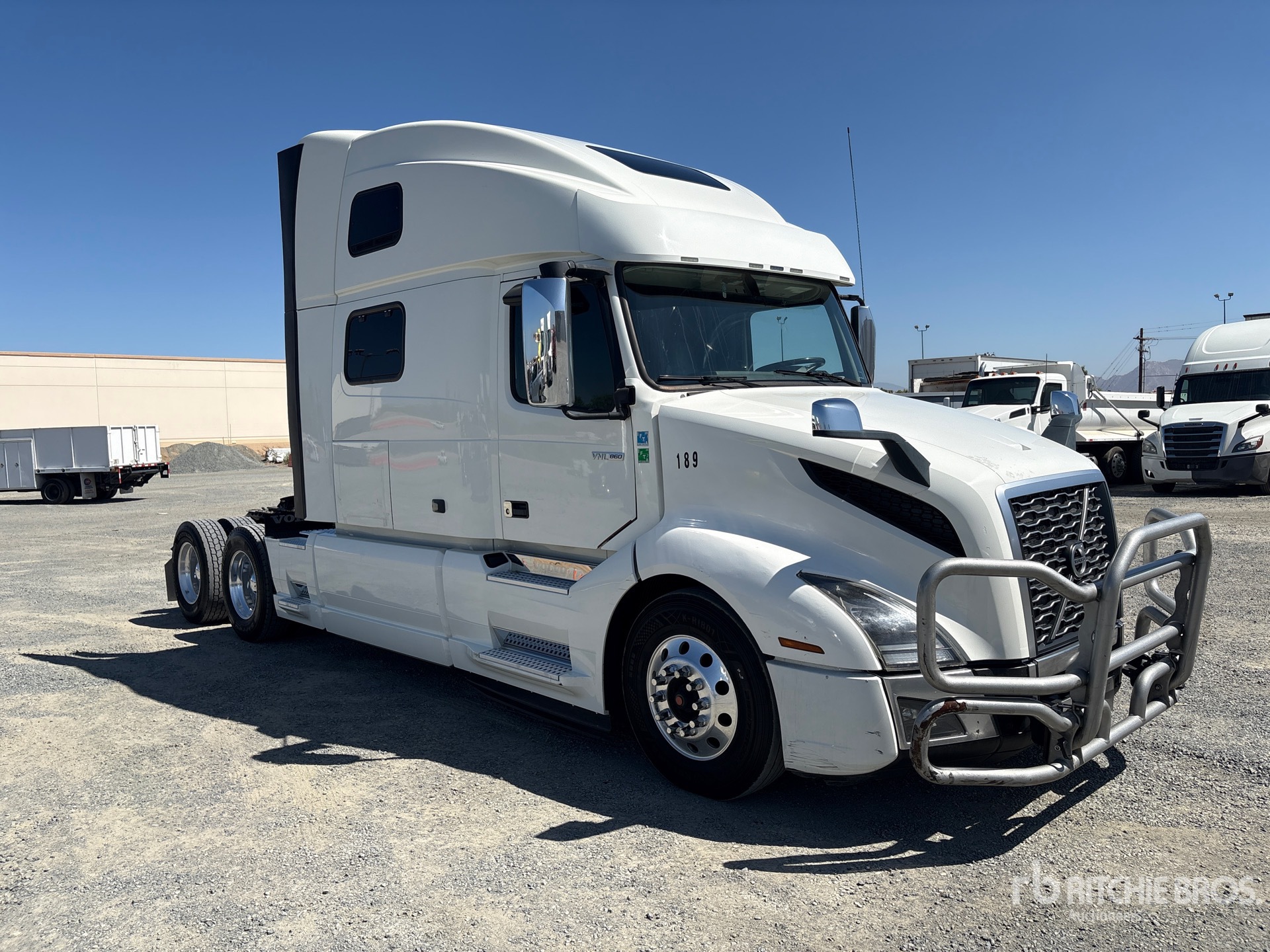 2021 Volvo VNL860