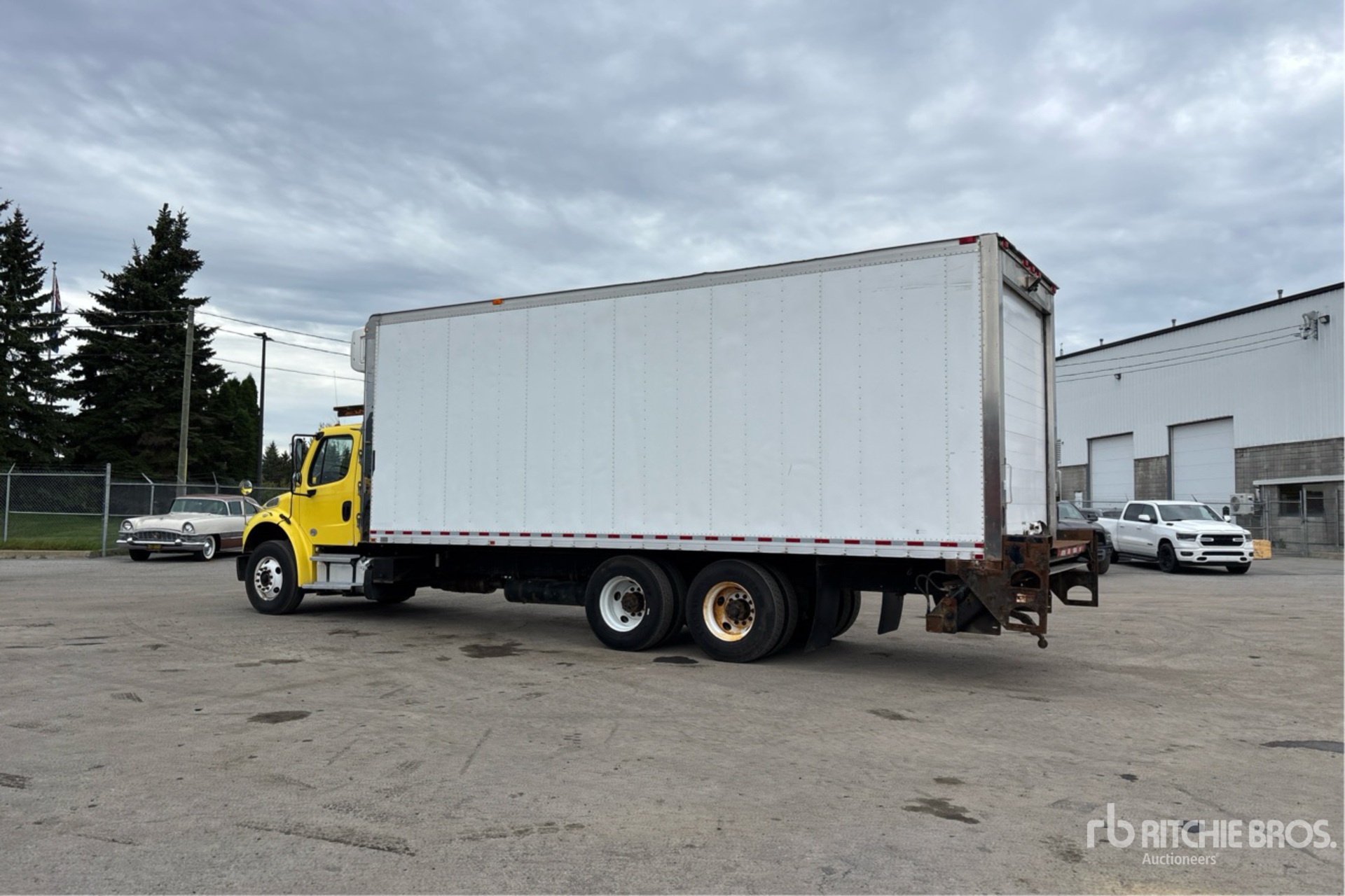 2017 Freightliner M2 106