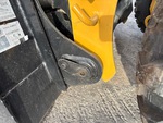 Chassis with Quick Coupler to Arms Pins