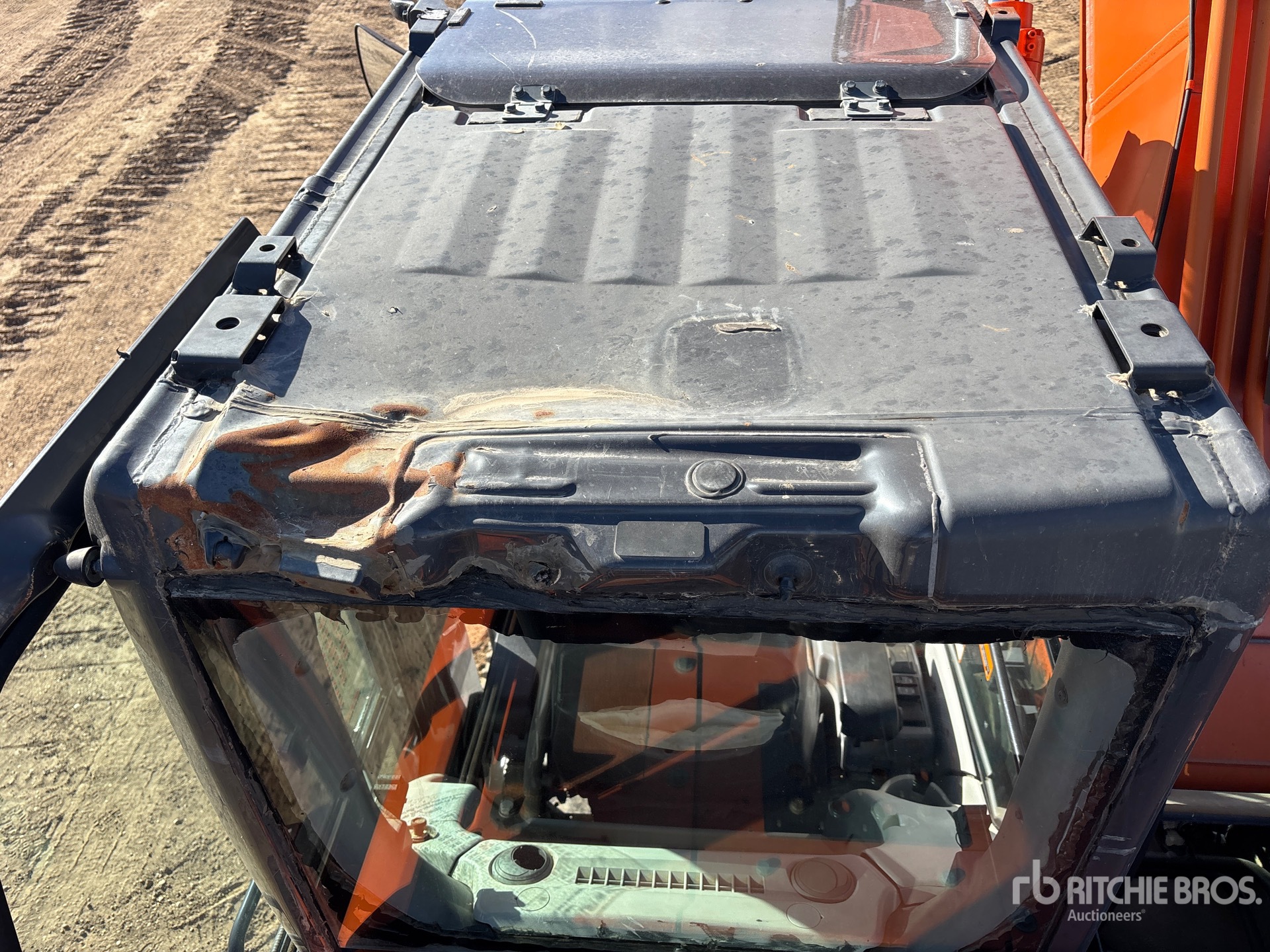 2018 Hitachi ZX210LC-6N