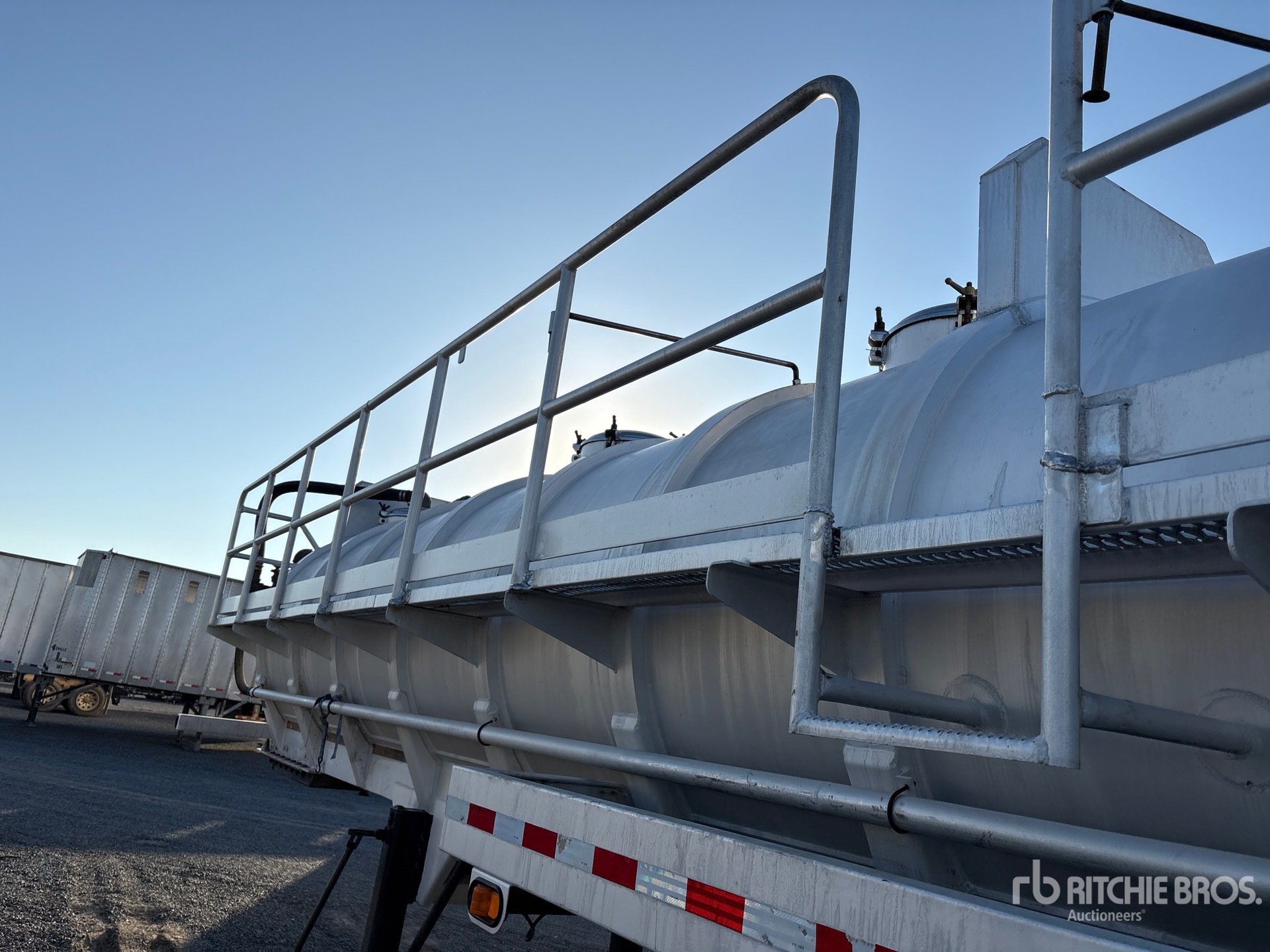 Dragon 8300 GAL T/A