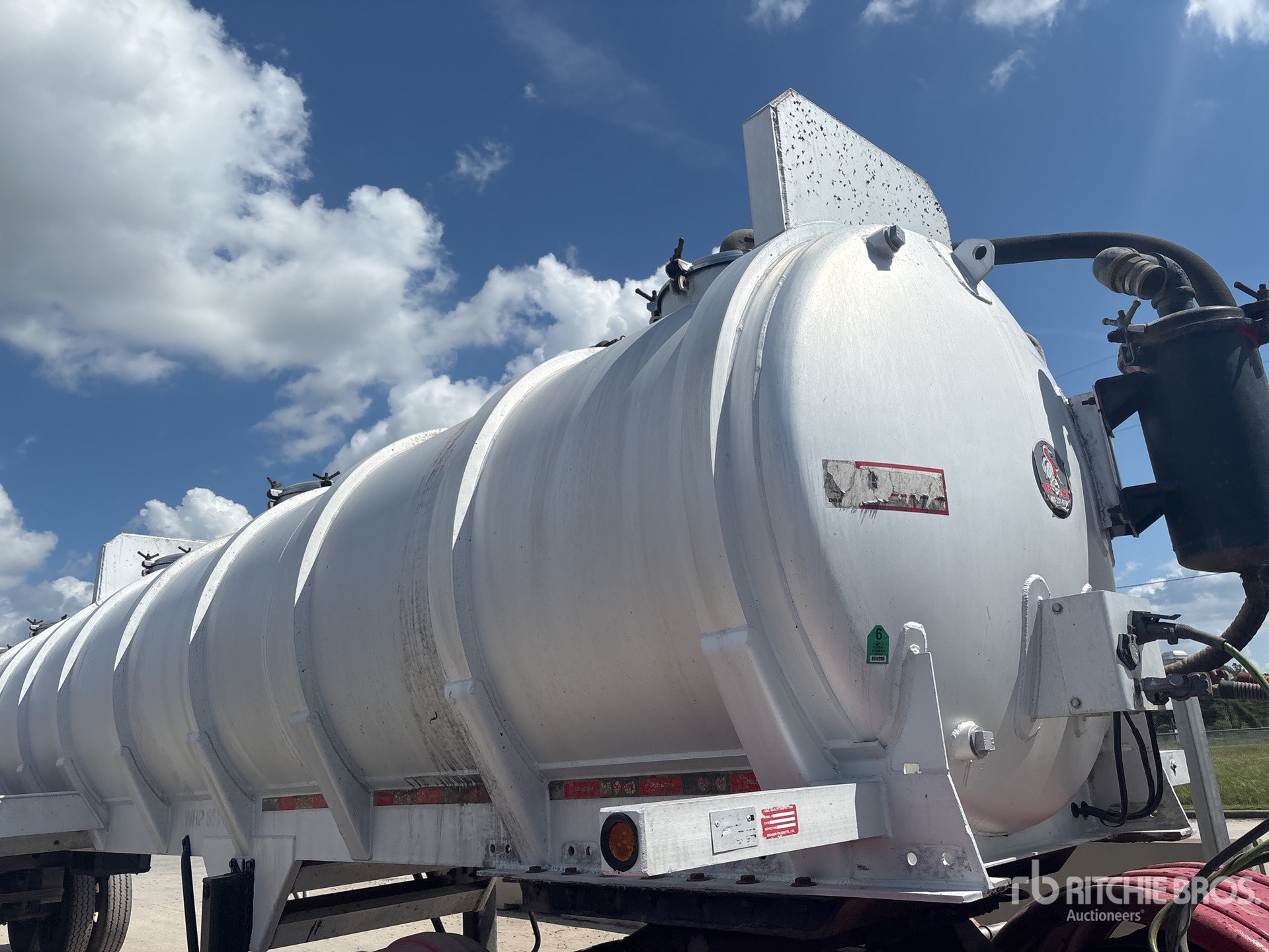 Dragon 8300 GAL T/A