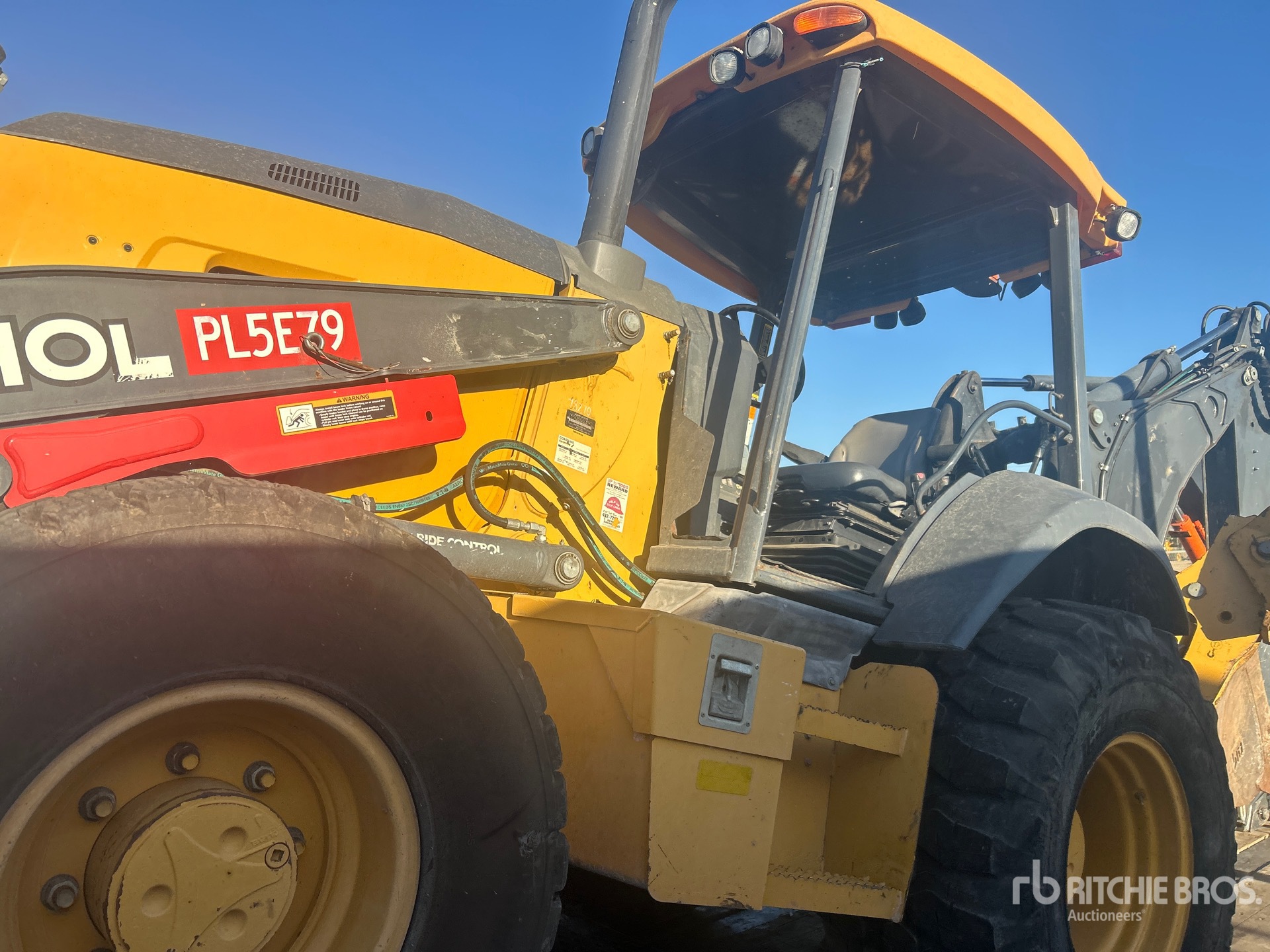 2019 John Deere 410L