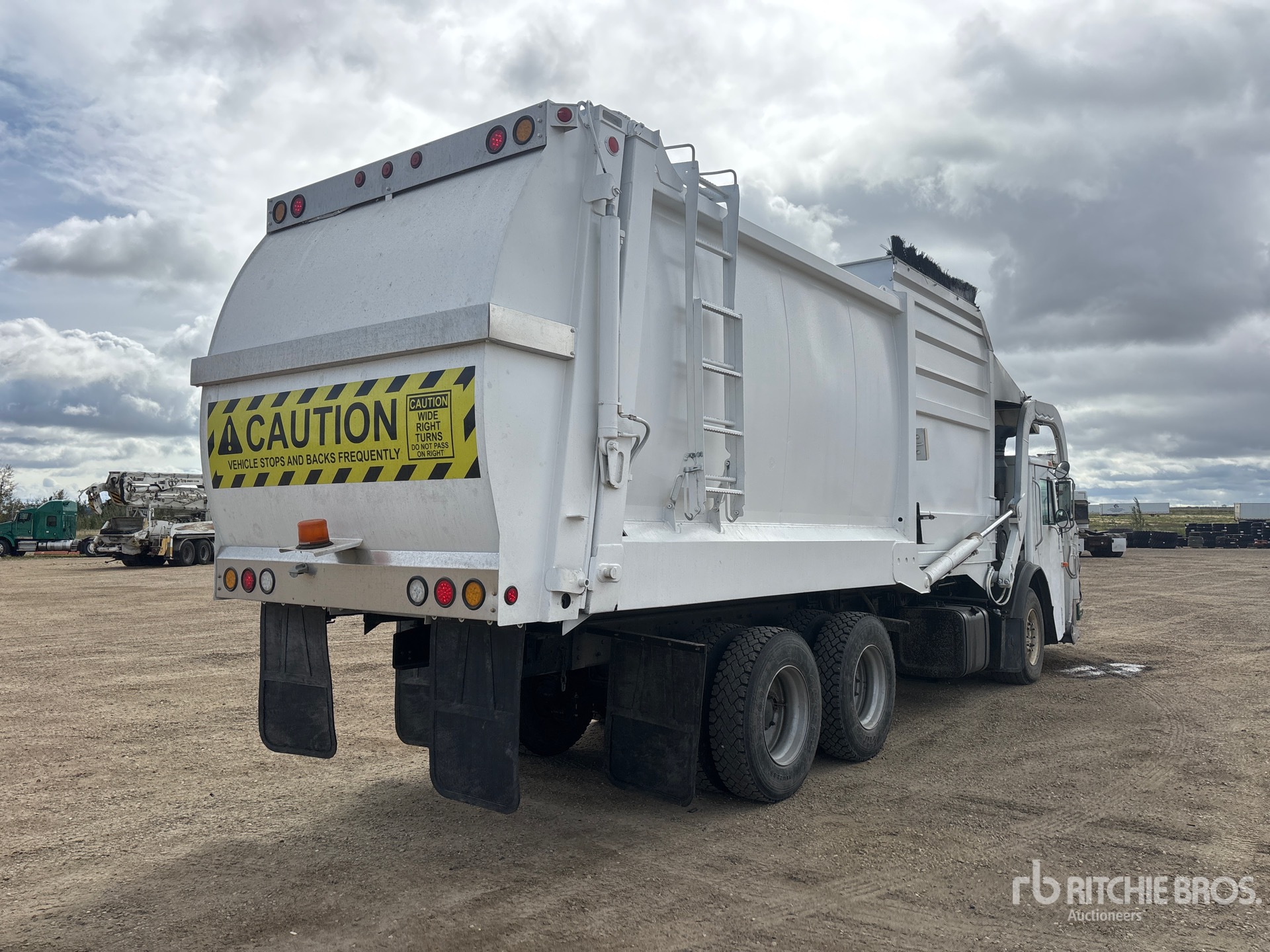 2014 Mack LEU613