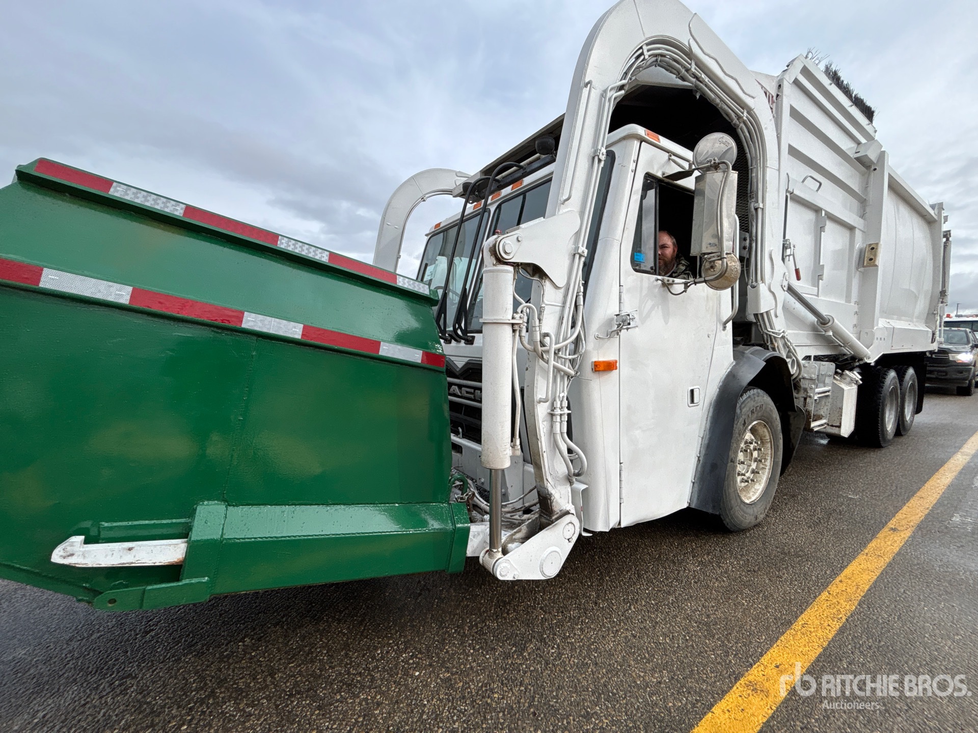 2014 Mack LEU613