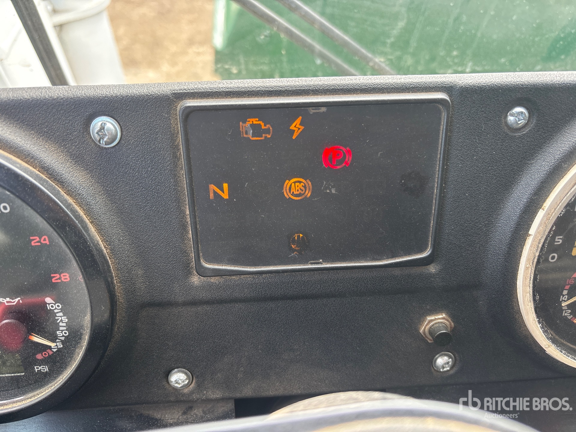 2014 Mack LEU613