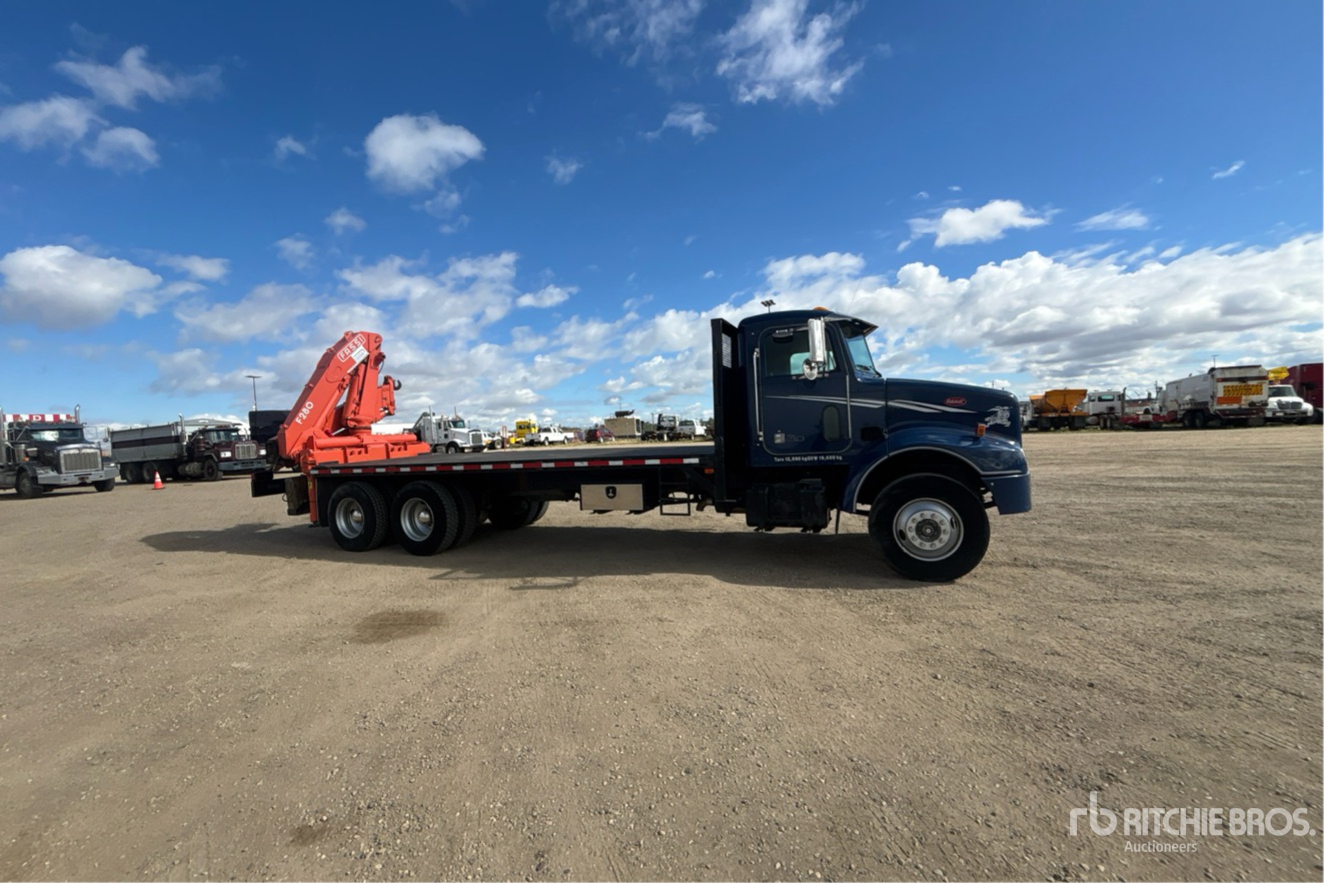 2001 Peterbilt 330