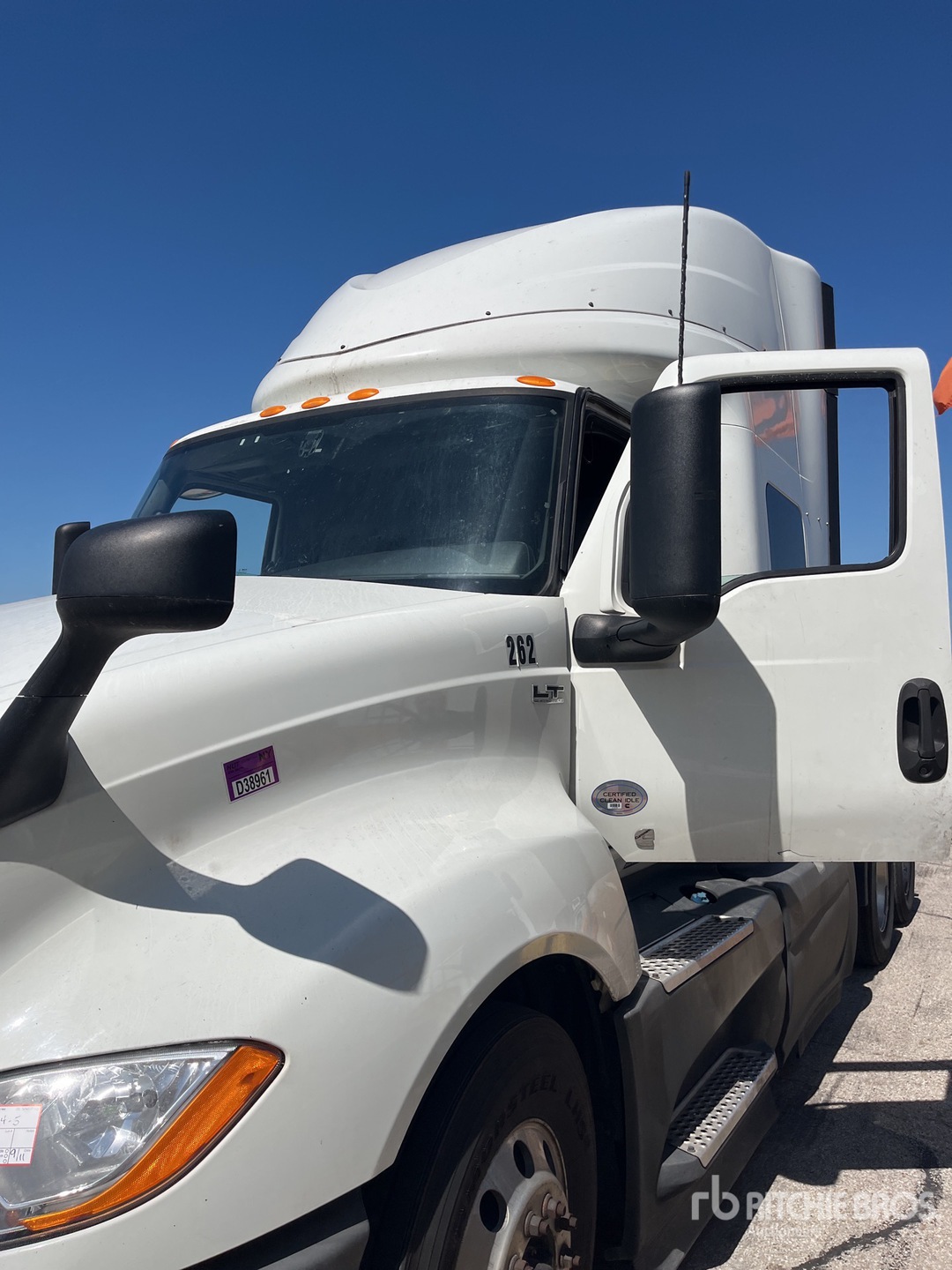 2021 International LT625
